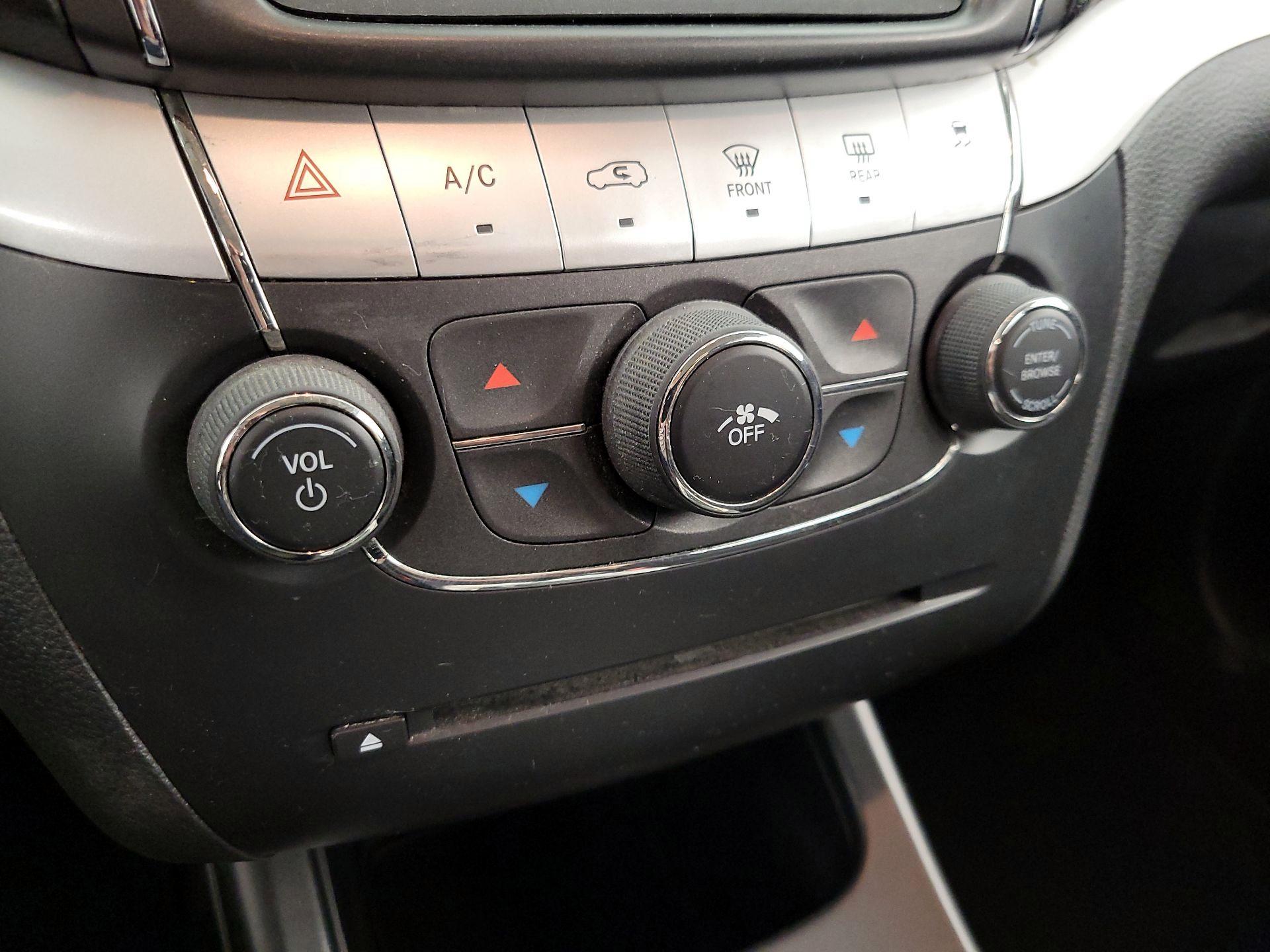 Thumbnail: 2018 Dodge Journey - 15