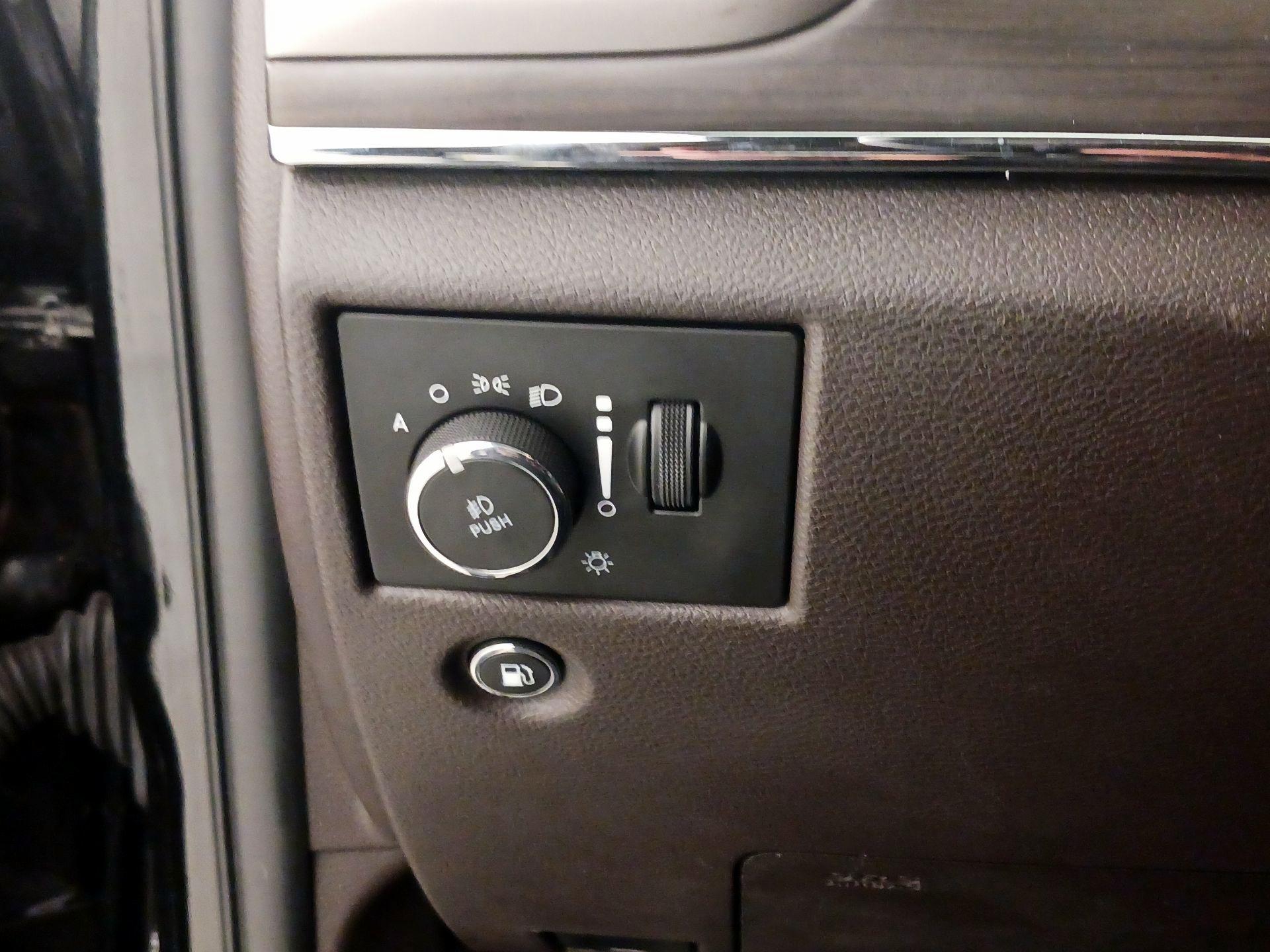 Thumbnail: 2018 Jeep Grand Cherokee - 13