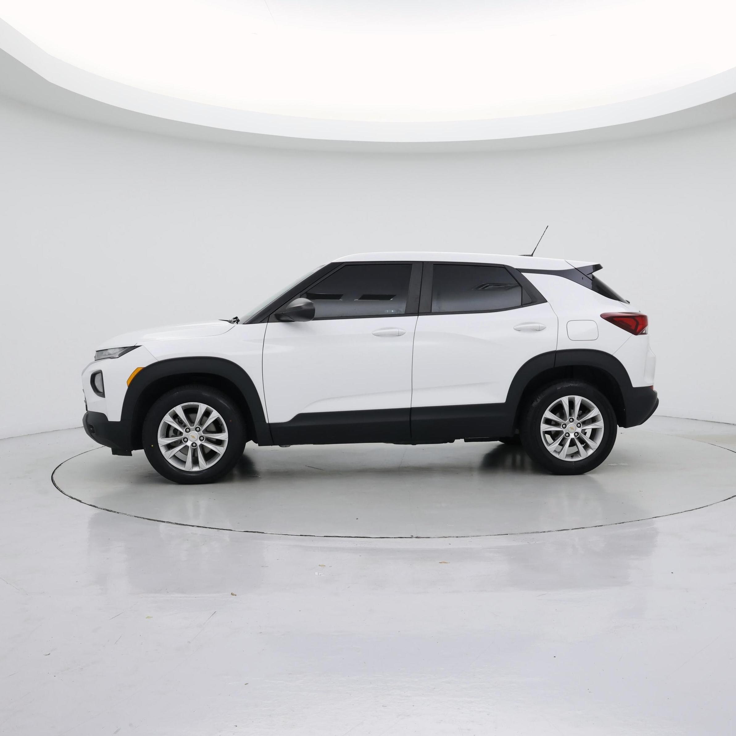 Thumbnail: 2022 Chevrolet TrailBlazer - 3