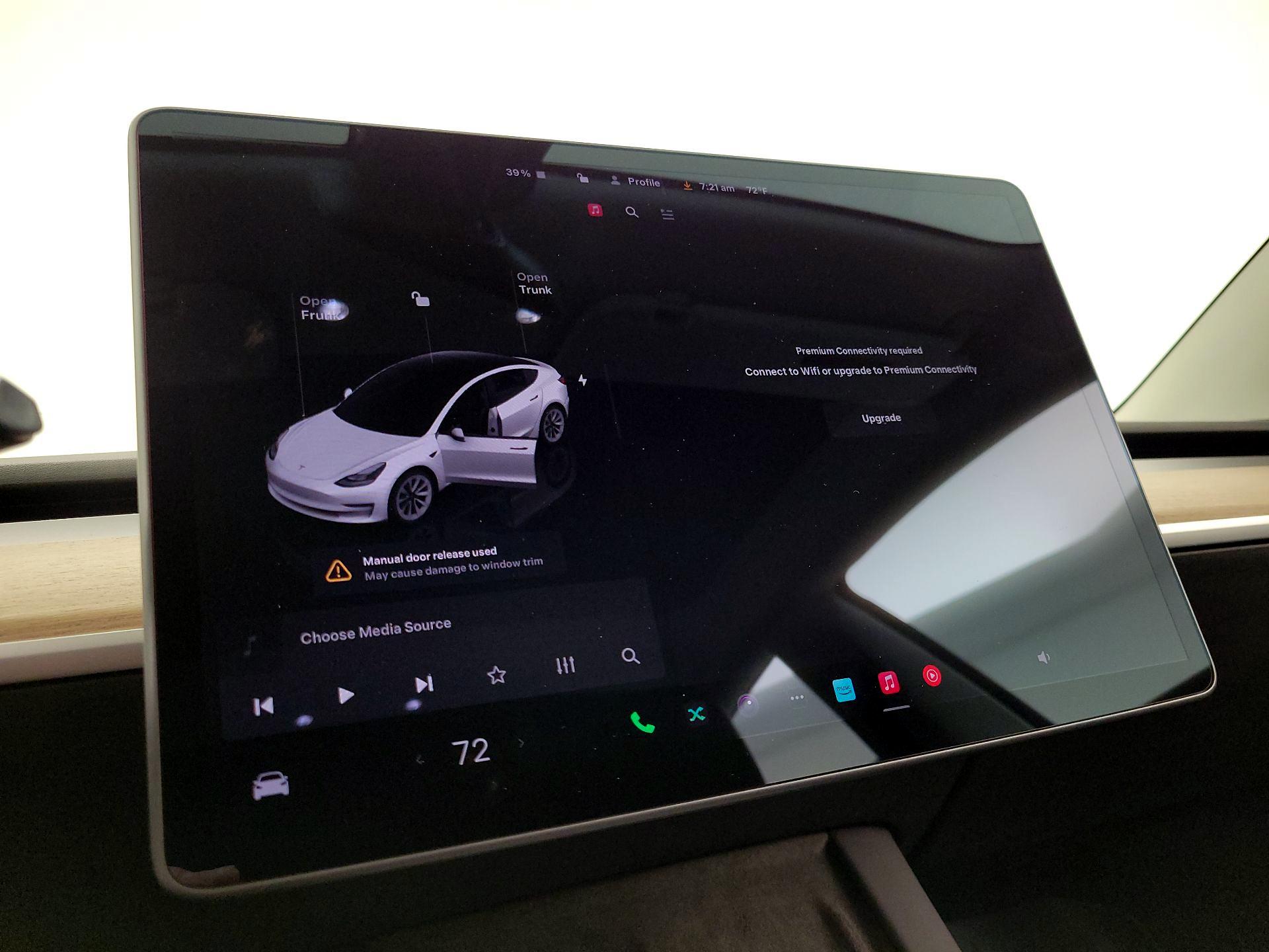 Thumbnail: 2022 Tesla Model 3 - 15