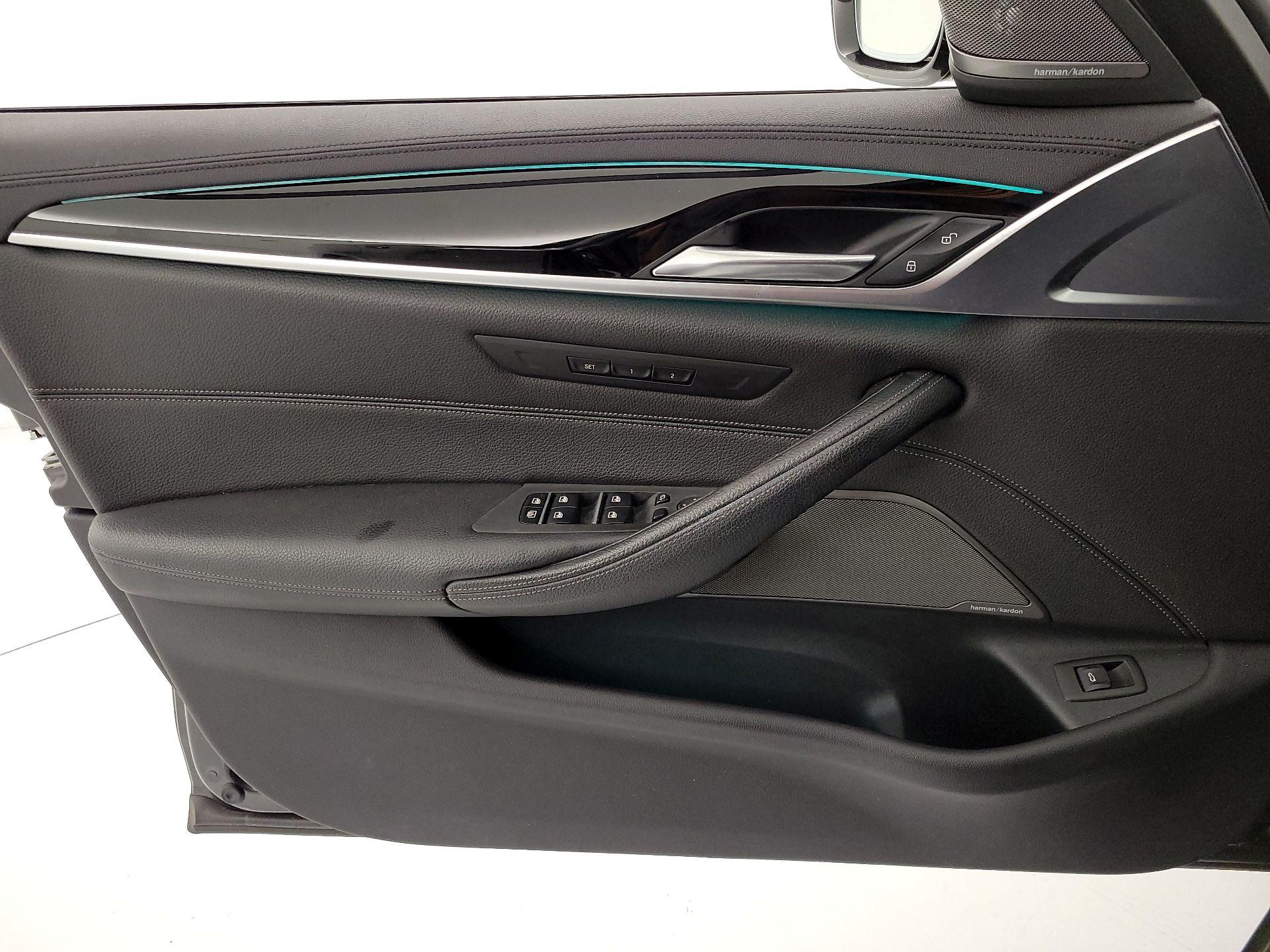 Thumbnail: 2020 BMW 5 Series - 12