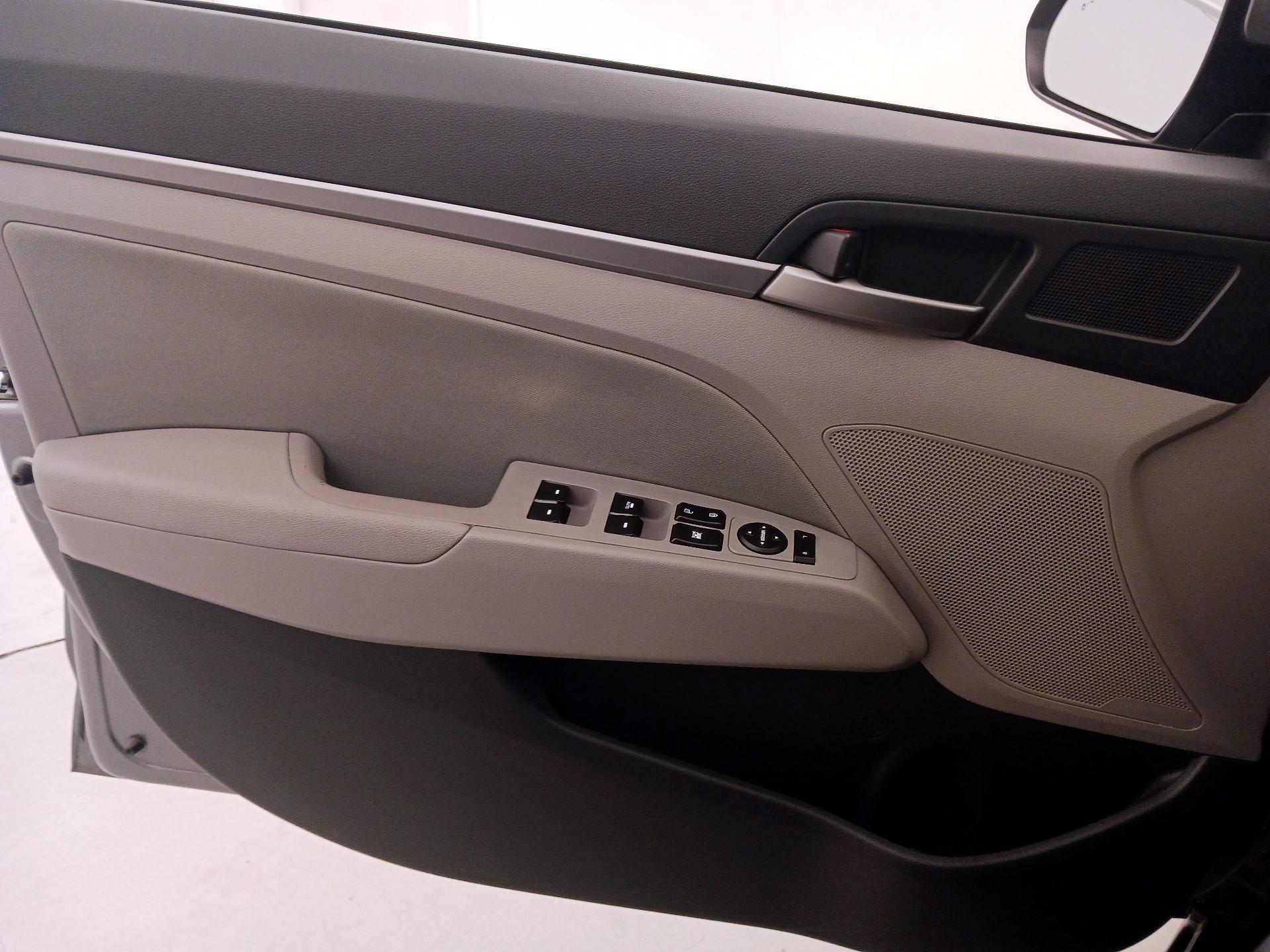 Thumbnail: 2018 Hyundai Elantra - 12