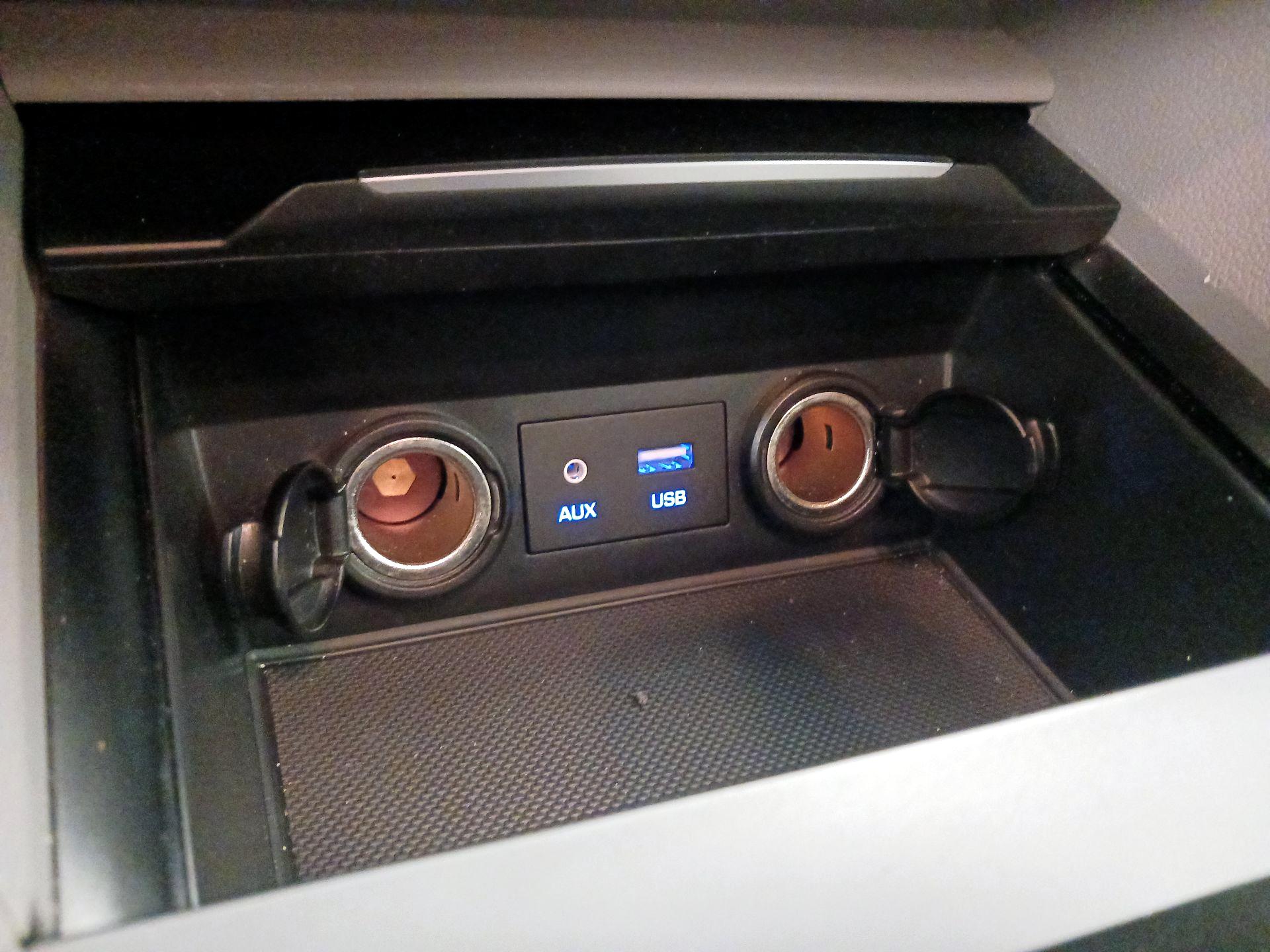 Thumbnail: 2018 Hyundai Elantra - 18