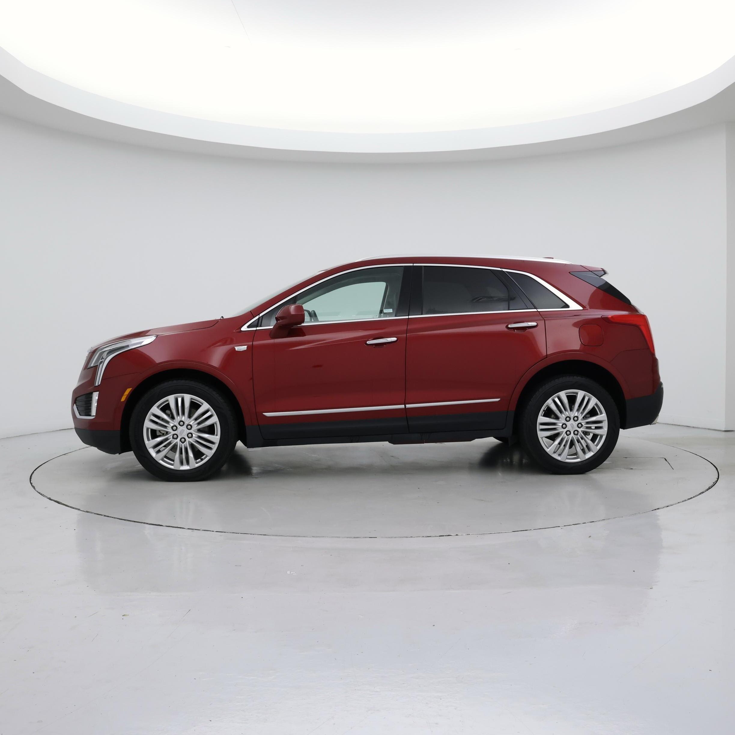 Thumbnail: 2019 Cadillac XT5 - 3