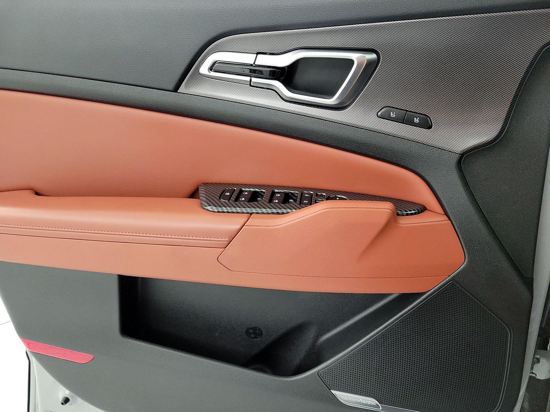 Thumbnail: 2023 Kia Sportage - 12