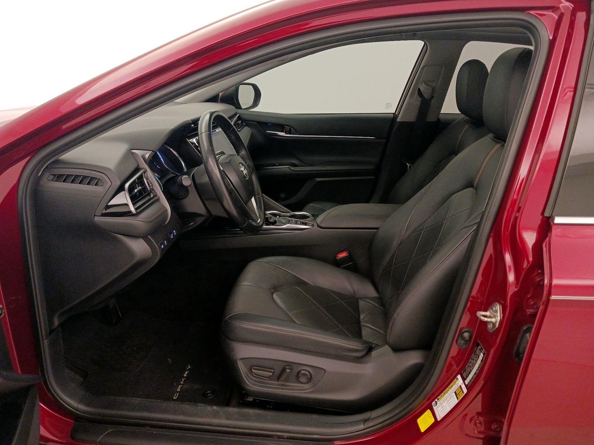 Thumbnail: 2019 Toyota Camry - 11