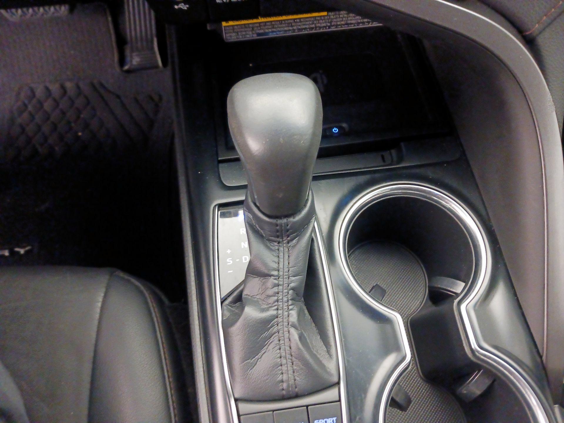 Thumbnail: 2019 Toyota Camry - 17