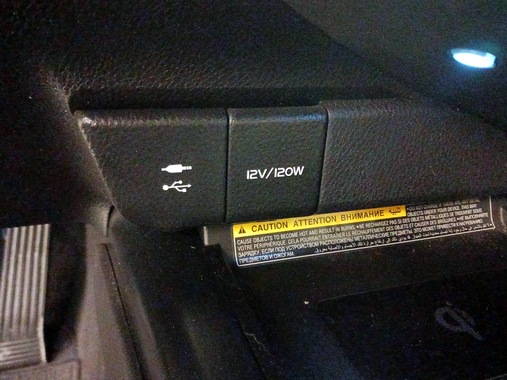 Thumbnail: 2019 Toyota Camry - 18