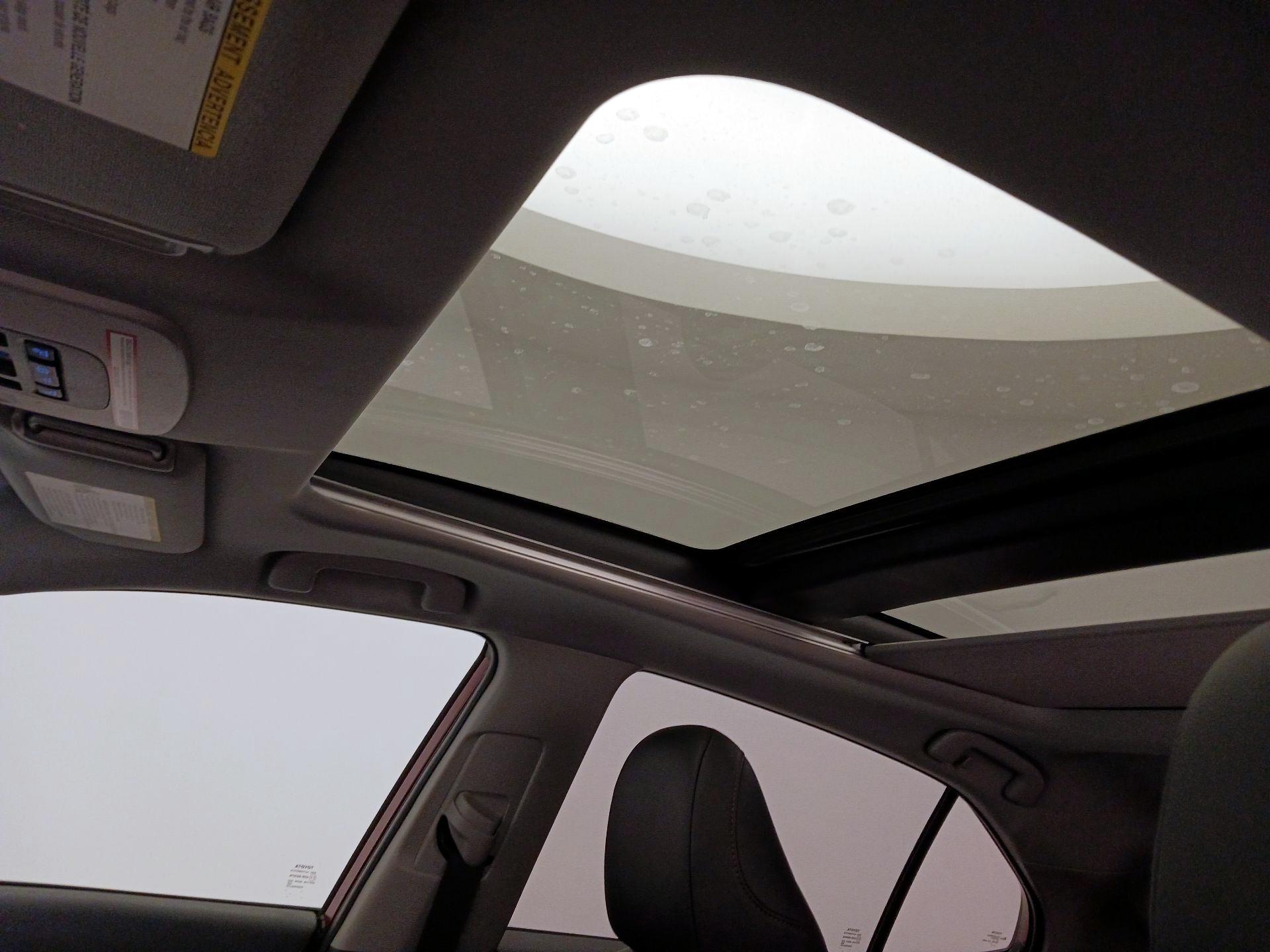 Thumbnail: 2019 Toyota Camry - 19