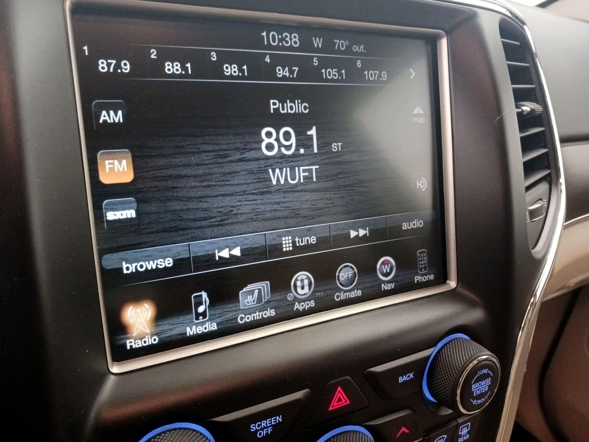 Thumbnail: 2015 Jeep Grand Cherokee - 16