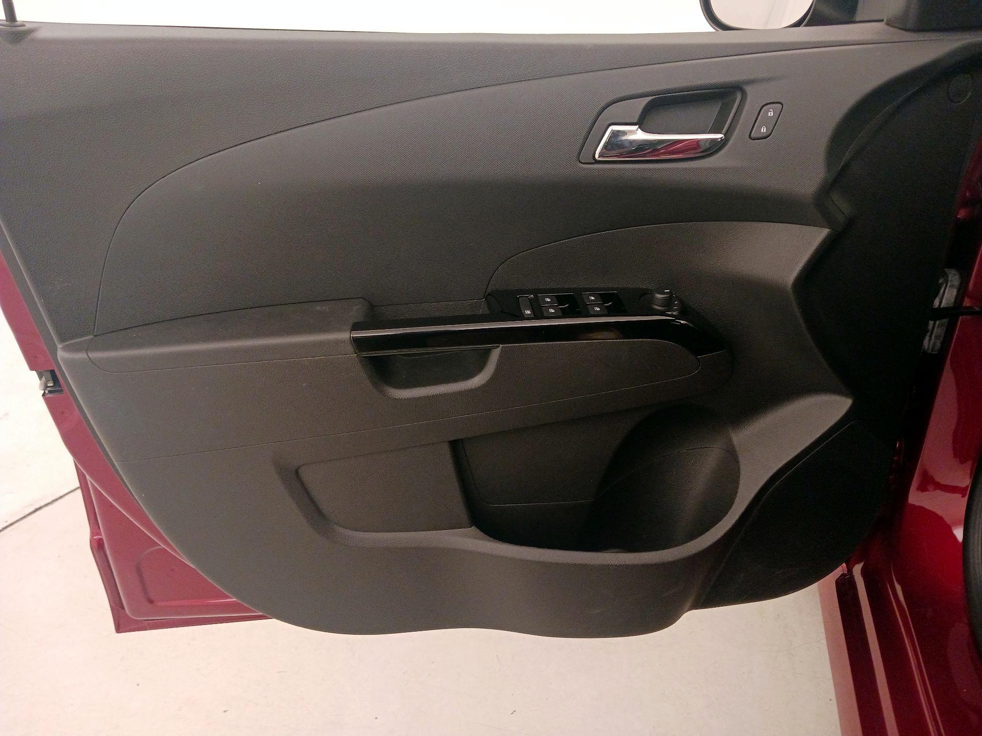 Thumbnail: 2017 Chevrolet Sonic - 12