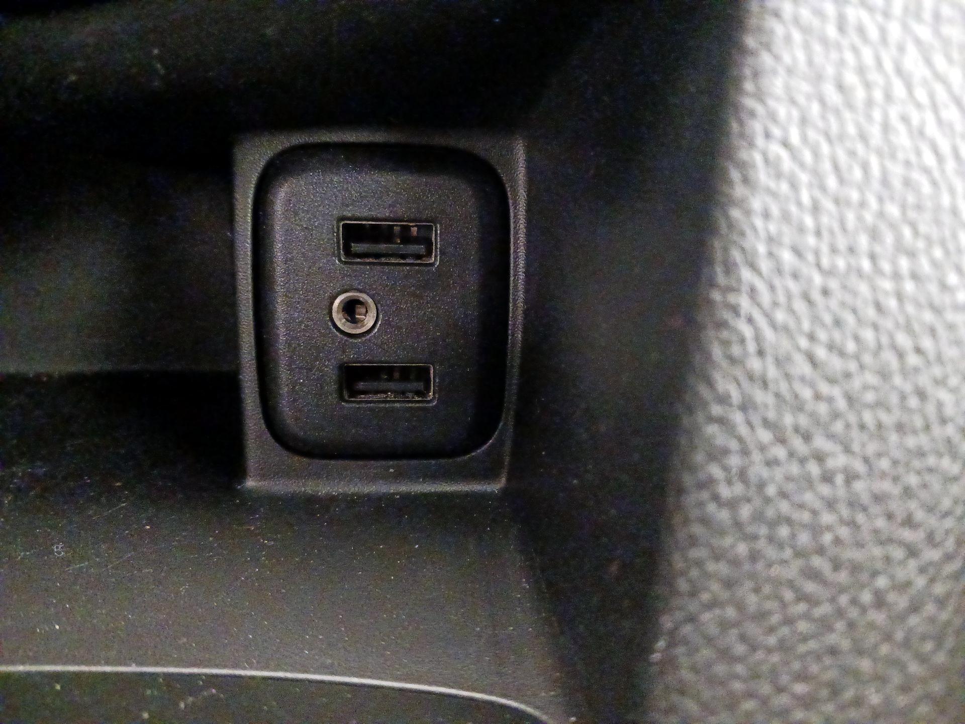 Thumbnail: 2017 Chevrolet Sonic - 18