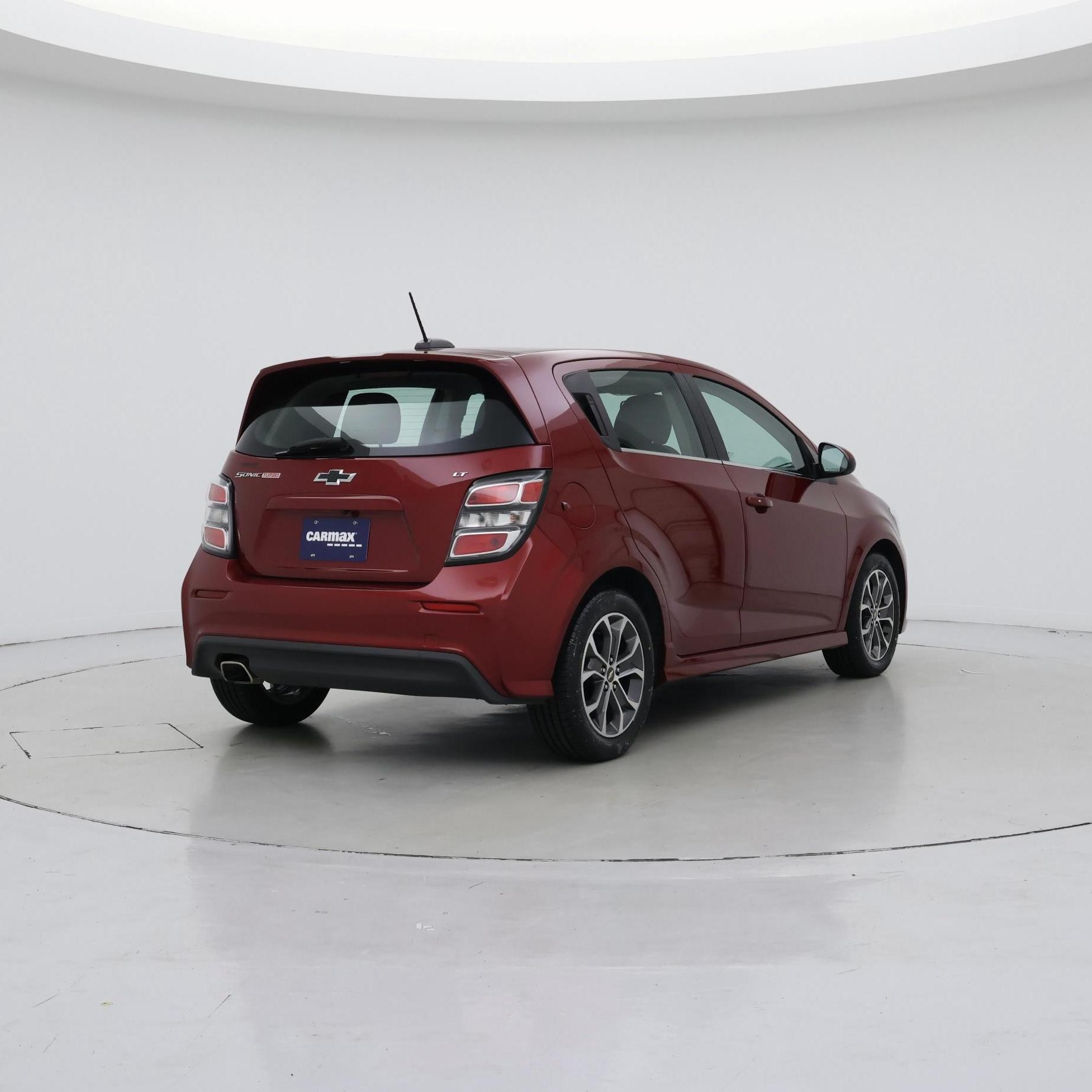 Thumbnail: 2017 Chevrolet Sonic - 8
