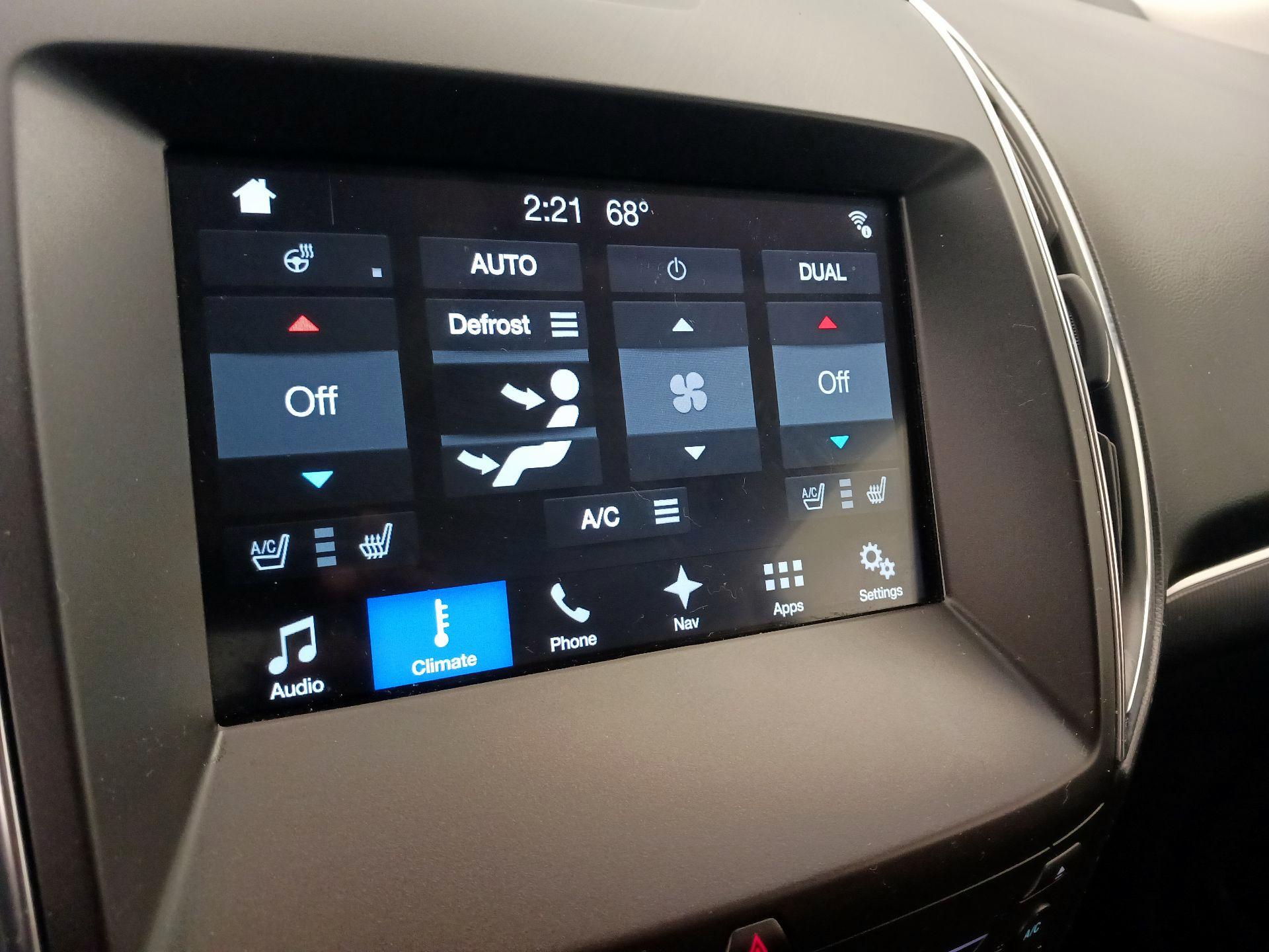 Thumbnail: 2018 Ford Edge - 17