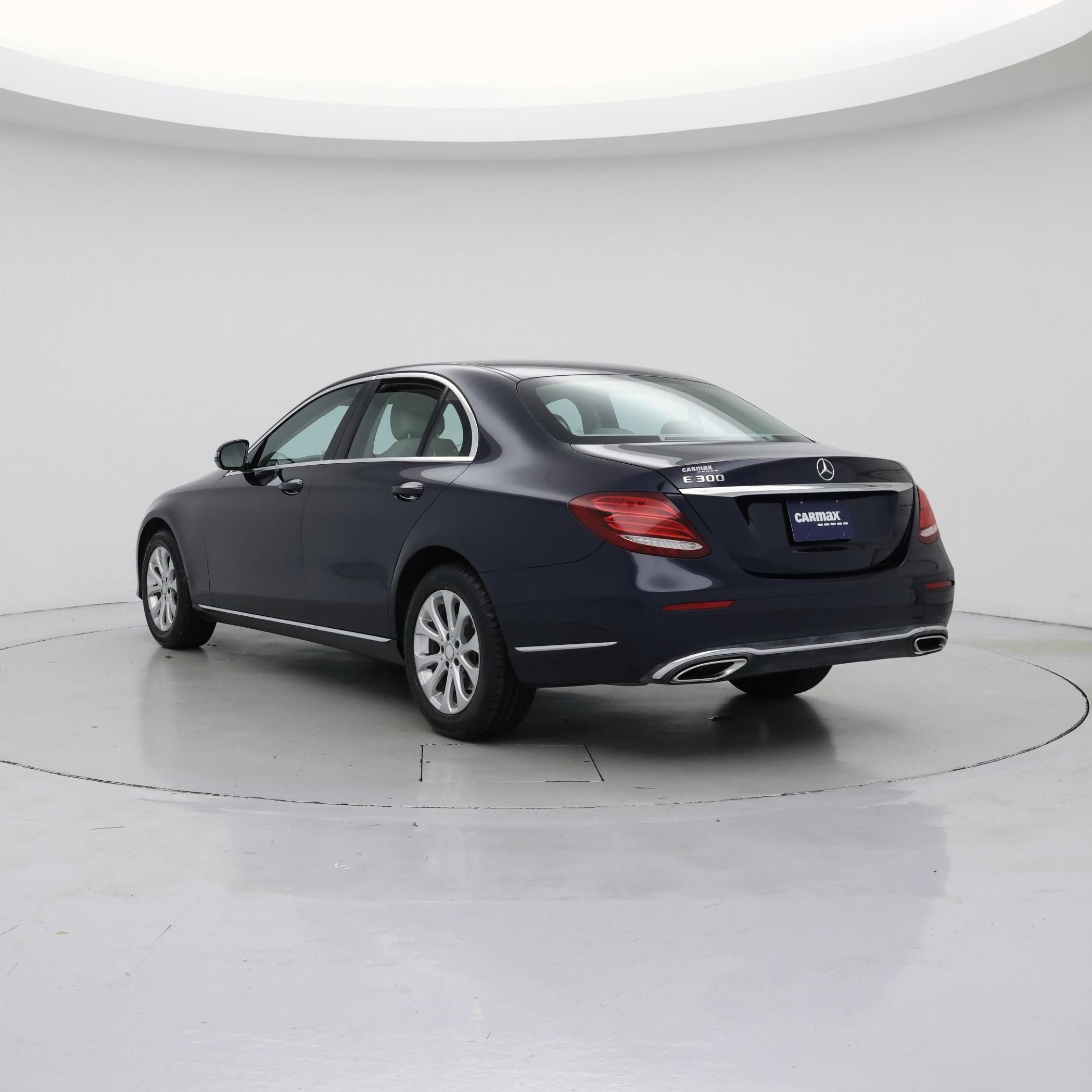 Thumbnail: 2017 Mercedes-Benz E-Class - 2