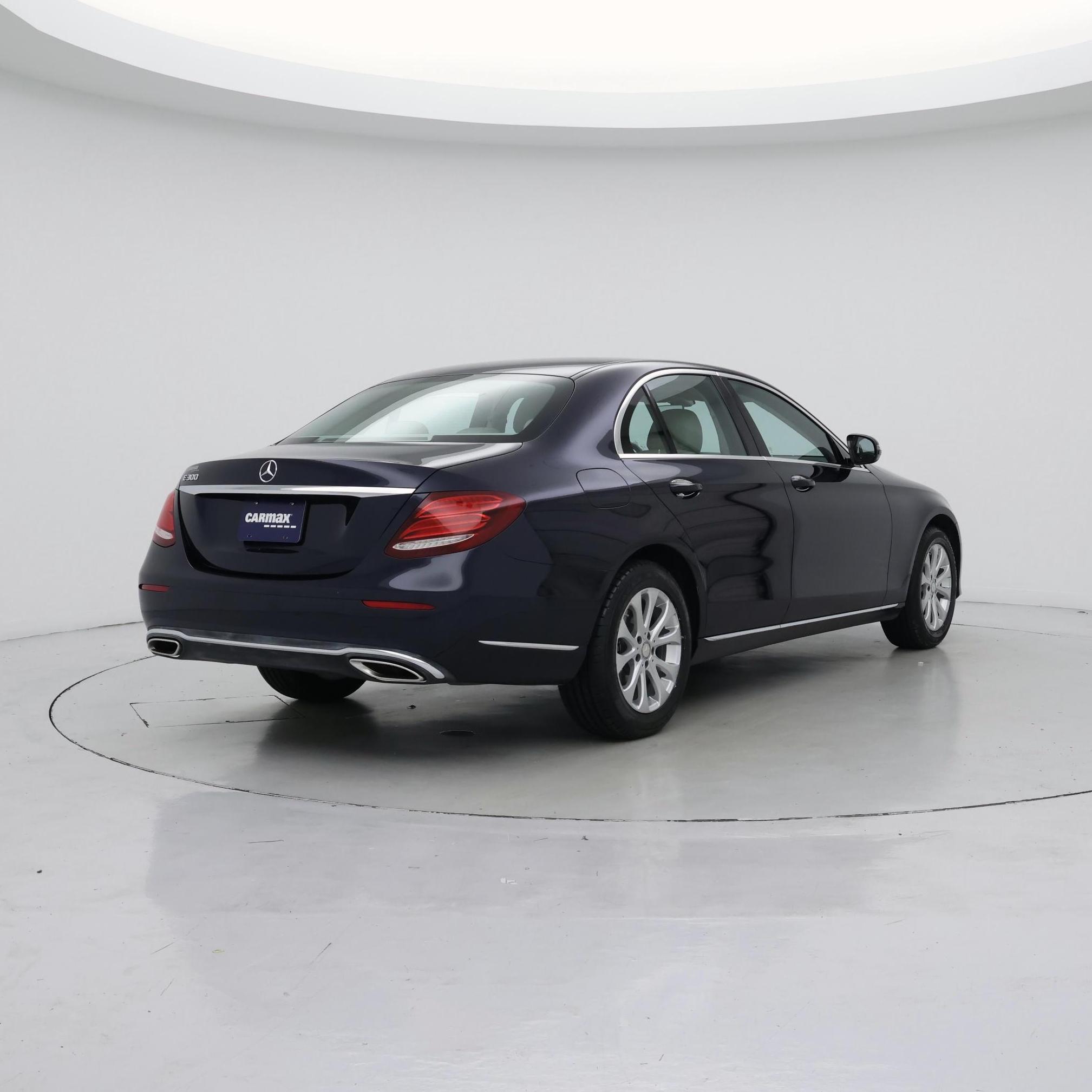 Thumbnail: 2017 Mercedes-Benz E-Class - 8