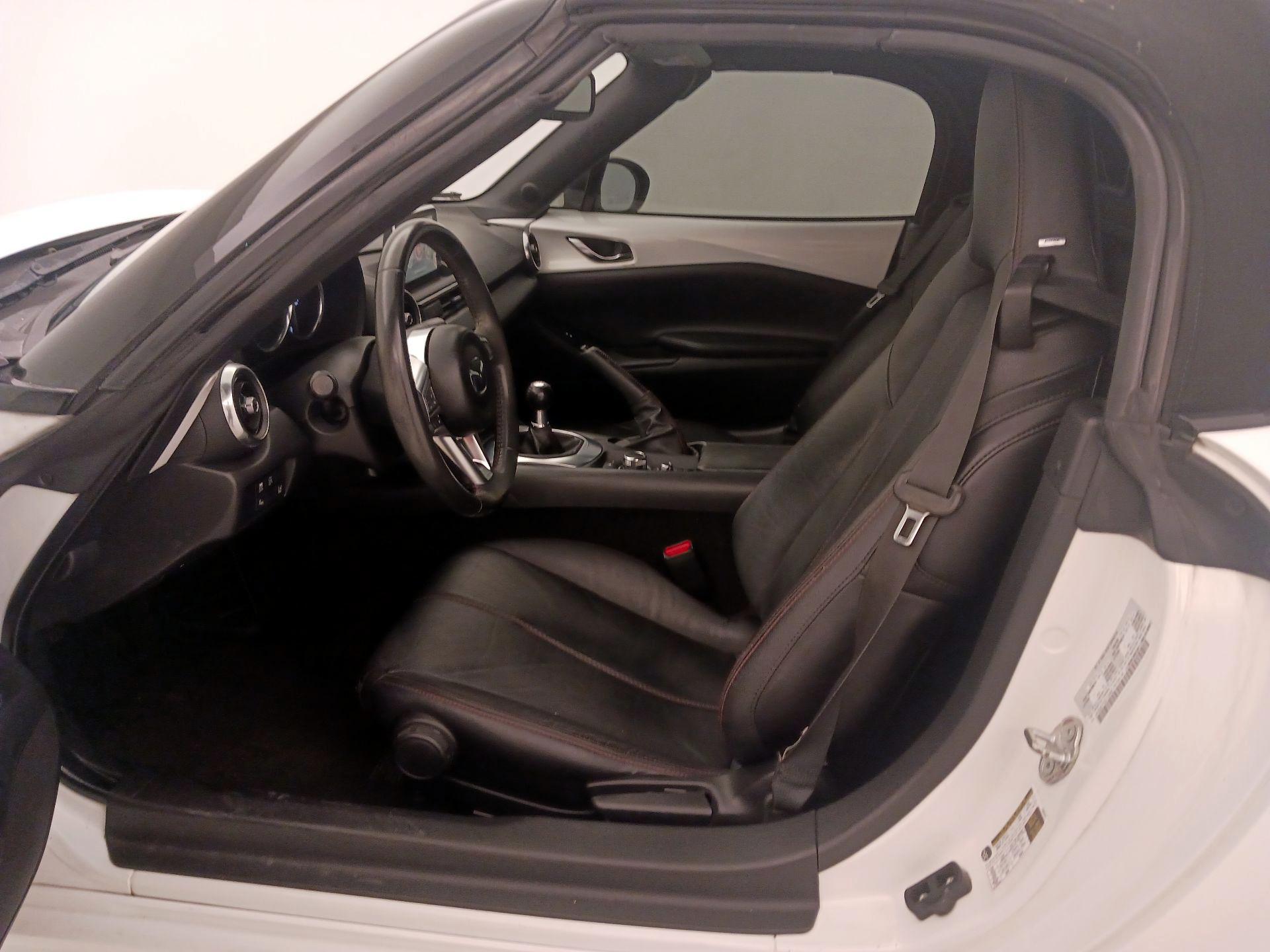 Thumbnail: 2016 Mazda MX-5 Miata - 11