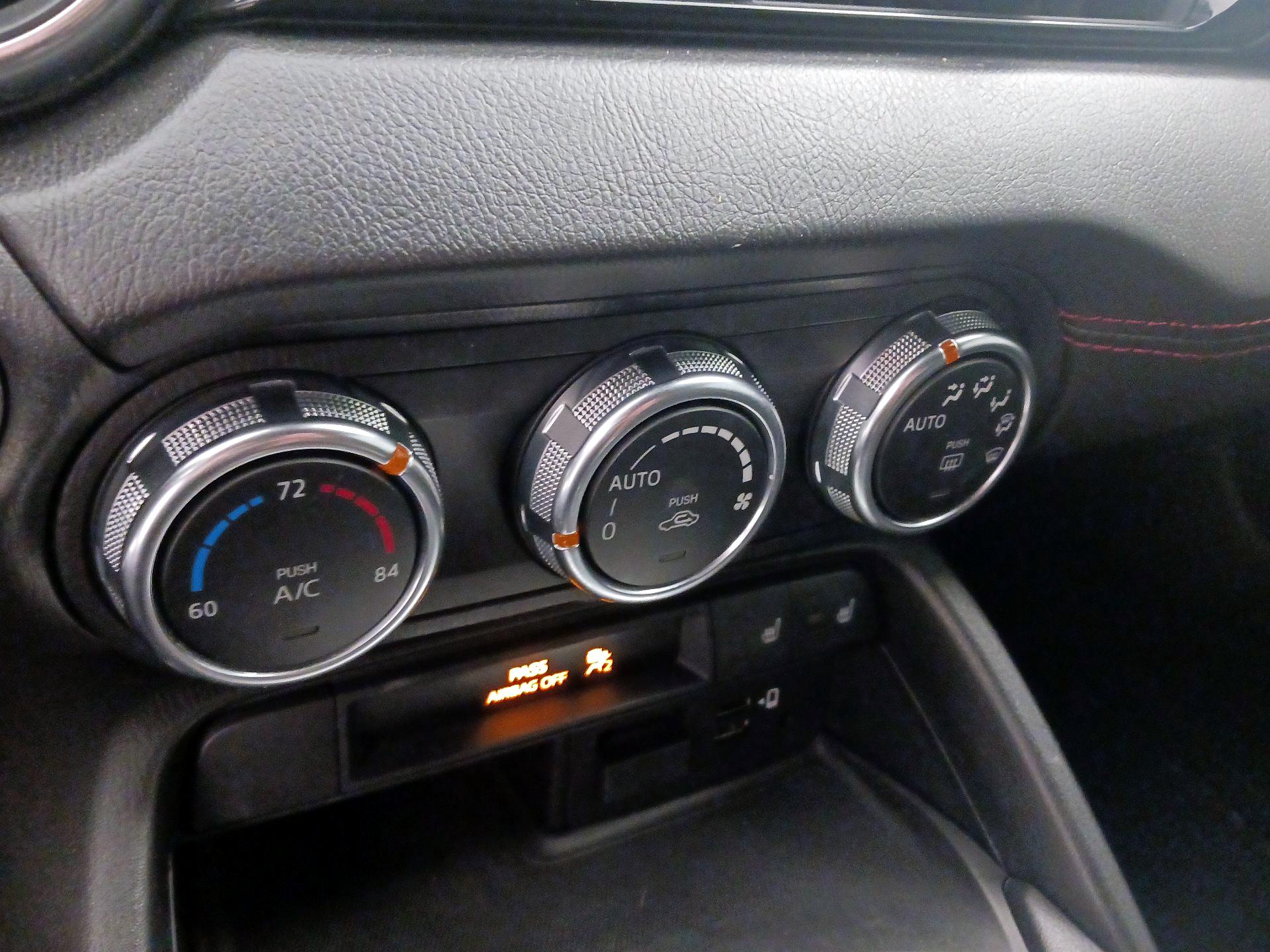 Thumbnail: 2016 Mazda MX-5 Miata - 15