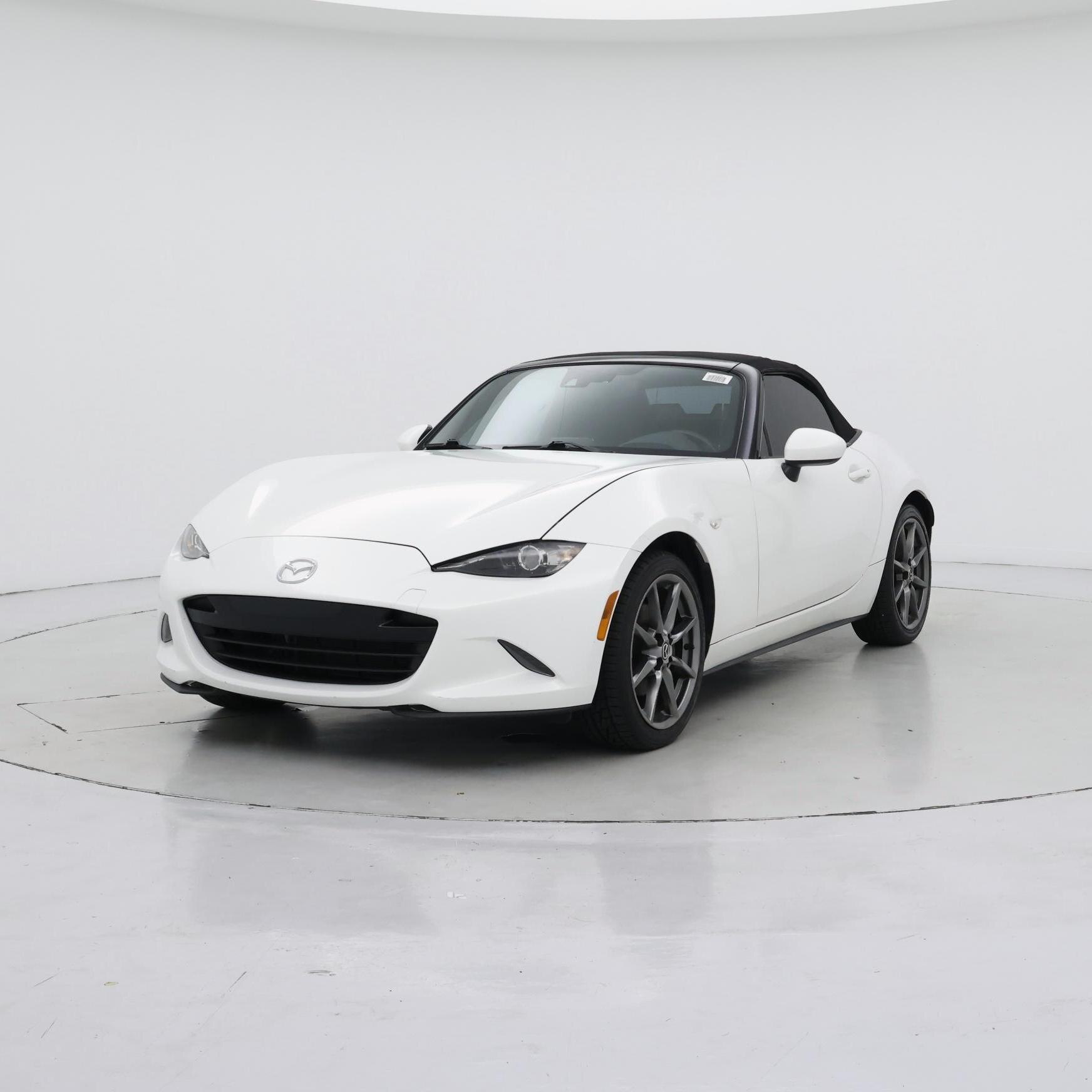 Thumbnail: 2016 Mazda MX-5 Miata - 4