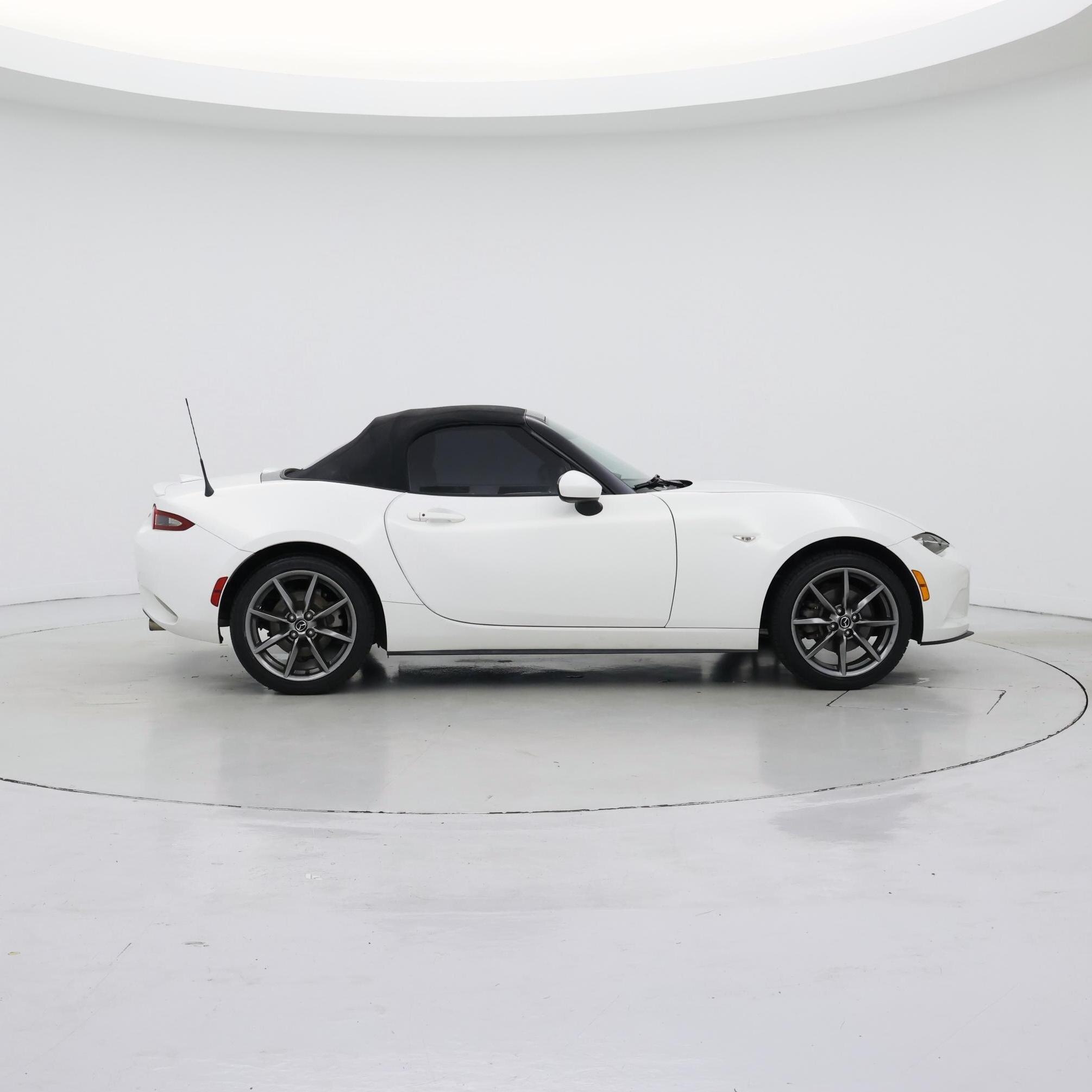 Thumbnail: 2016 Mazda MX-5 Miata - 7