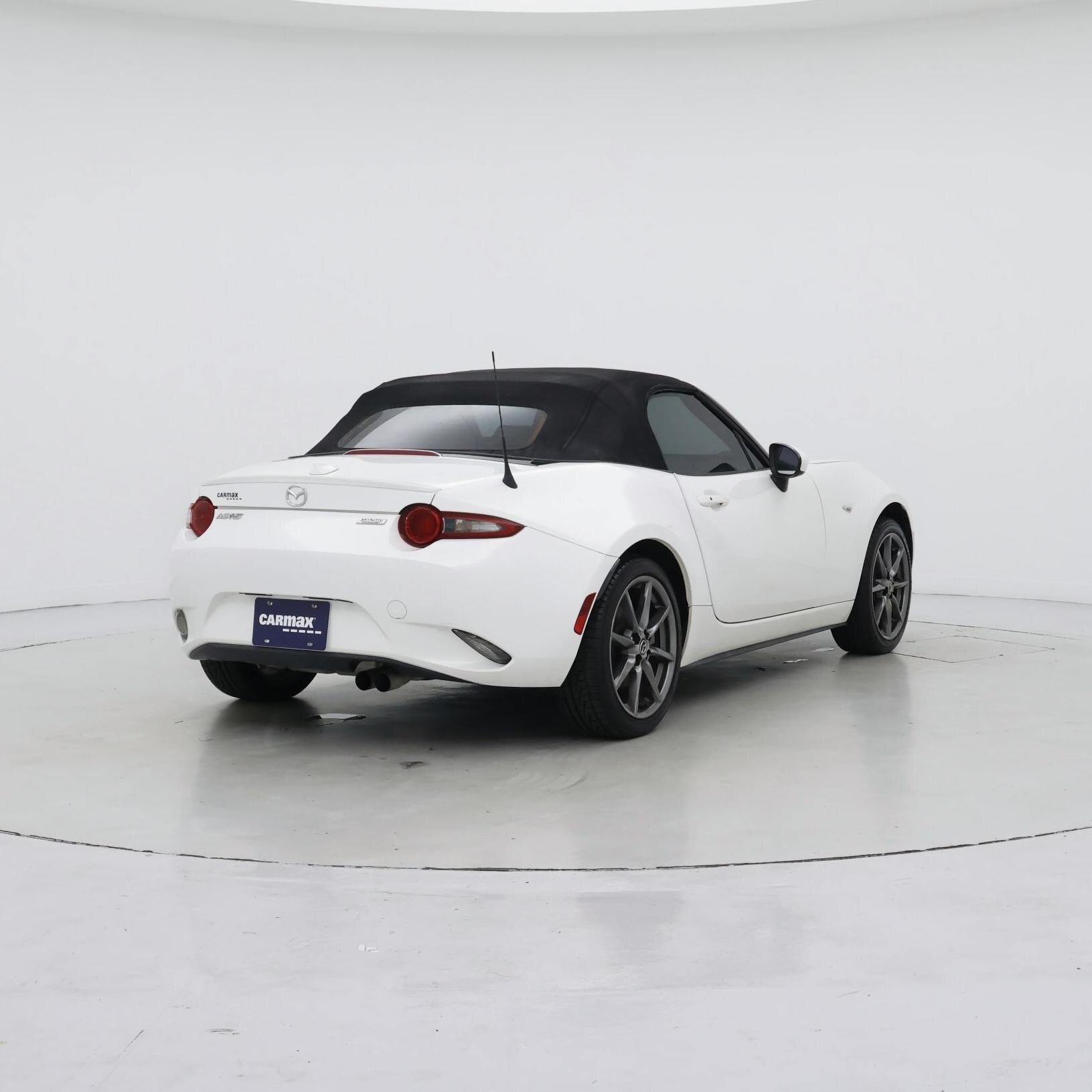Thumbnail: 2016 Mazda MX-5 Miata - 8