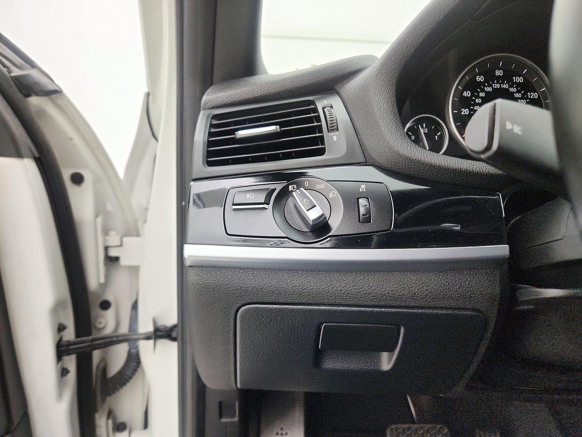 Thumbnail: 2016 BMW X3 - 13