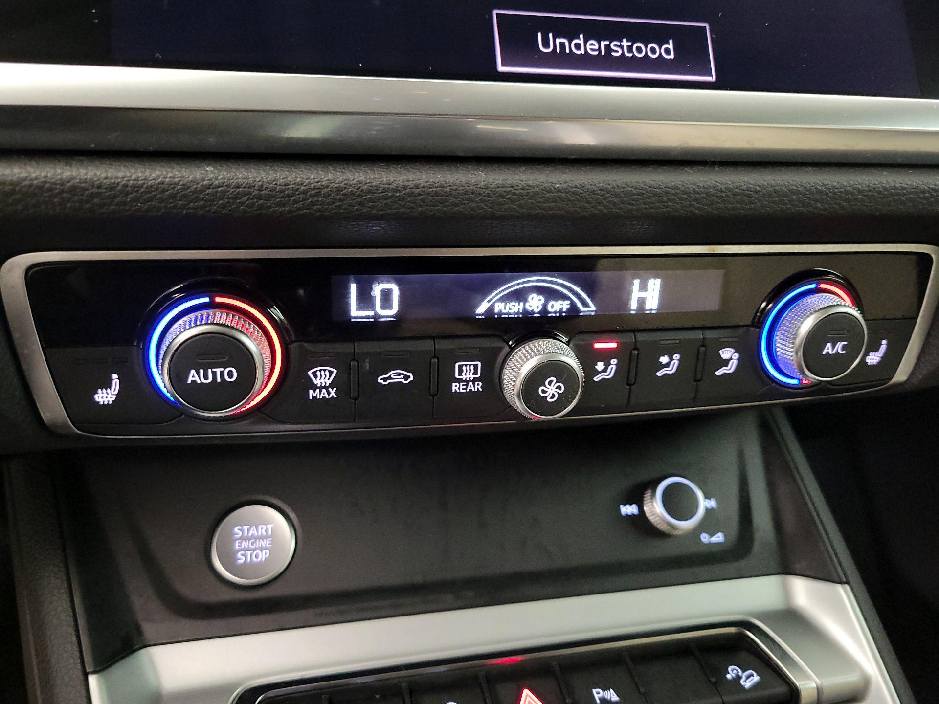 Thumbnail: 2019 Audi Q3 - 16