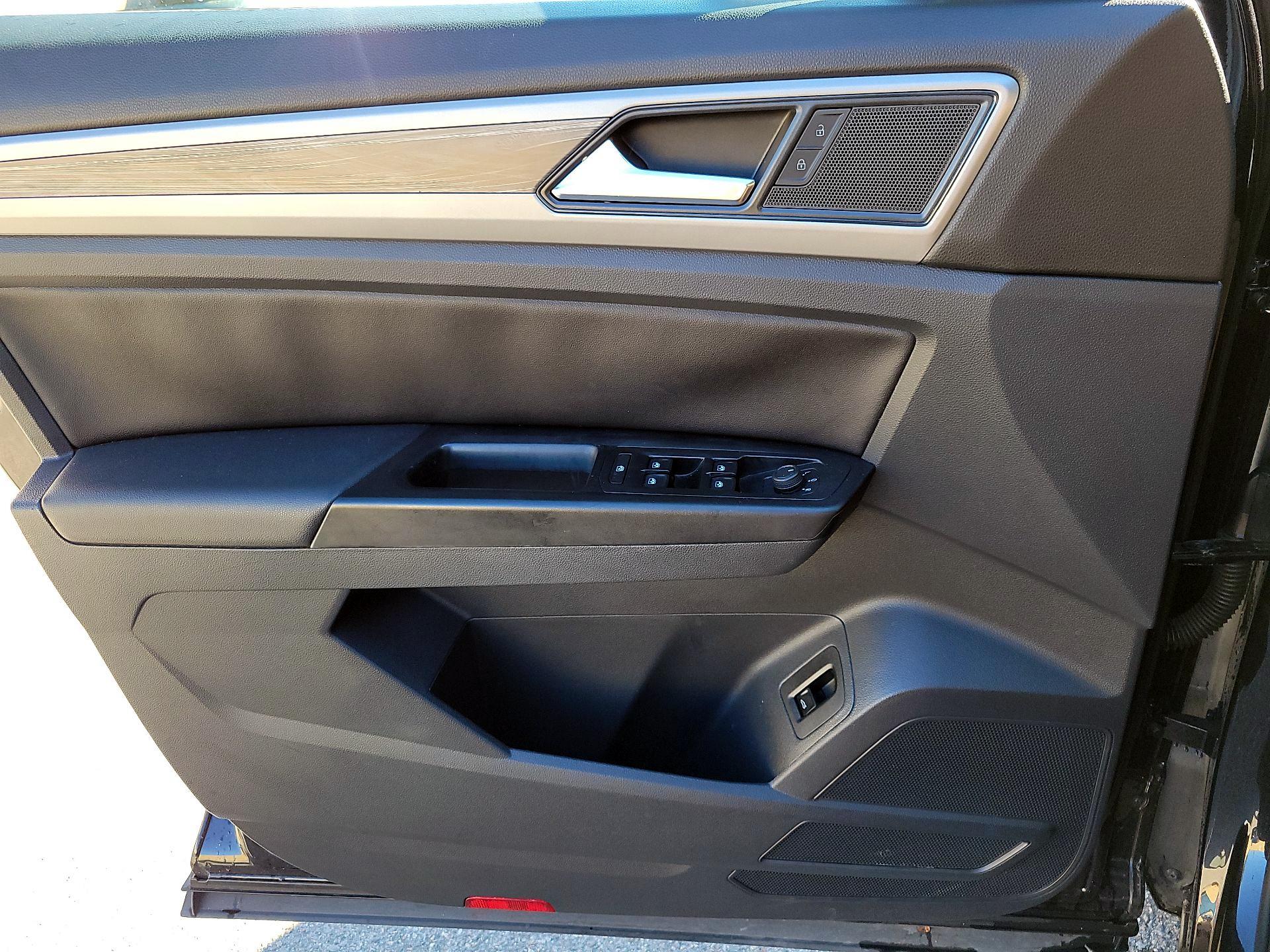 Thumbnail: 2020 Volkswagen Atlas - 10