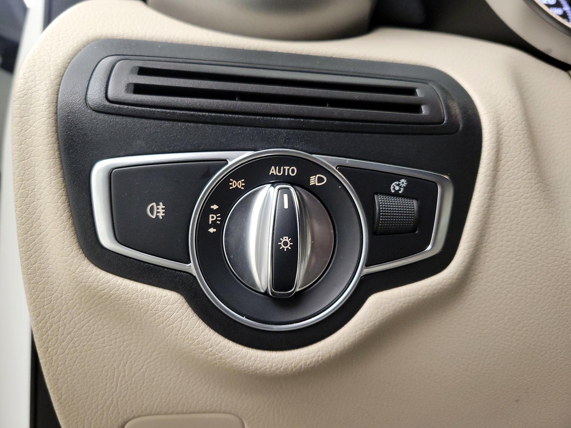 Thumbnail: 2018 Mercedes-Benz GLC - 13