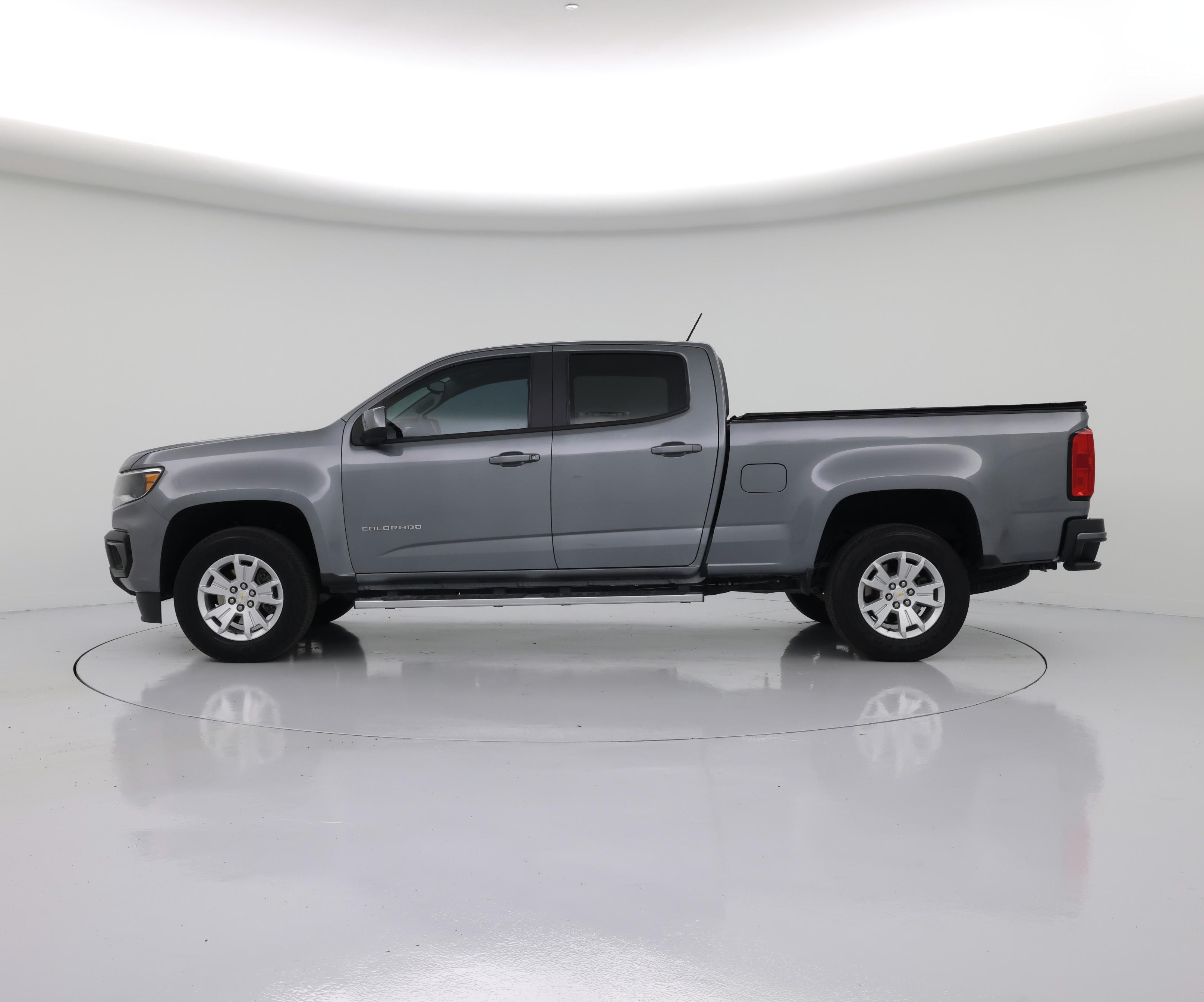 Thumbnail: 2021 Chevrolet Colorado - 3