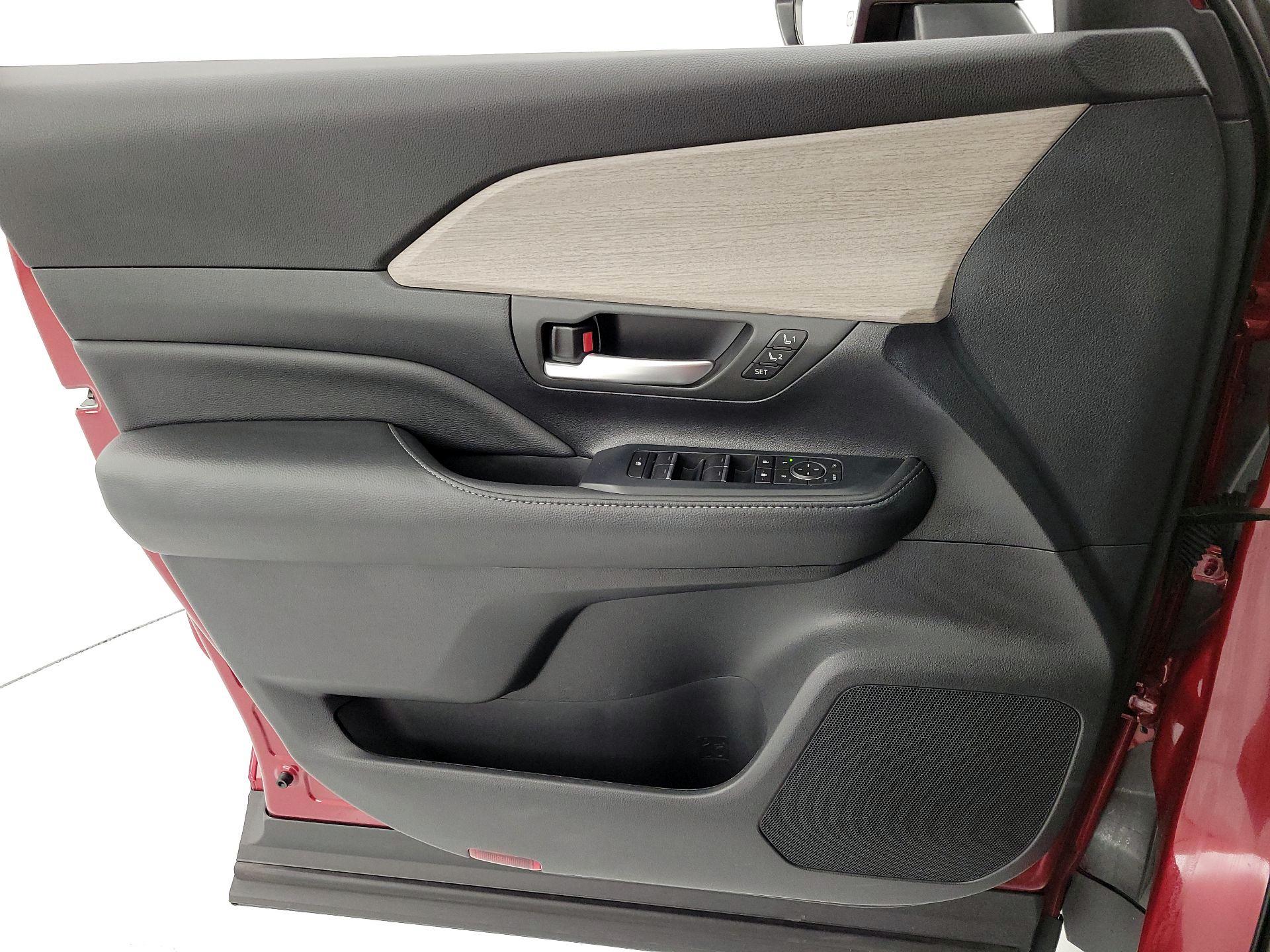 Thumbnail: 2024 Toyota Grand Highlander - 12