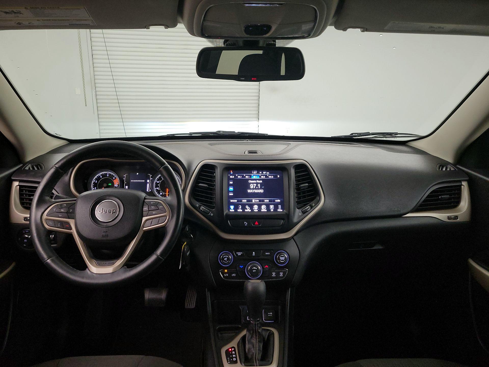 Thumbnail: 2017 Jeep Cherokee - 9