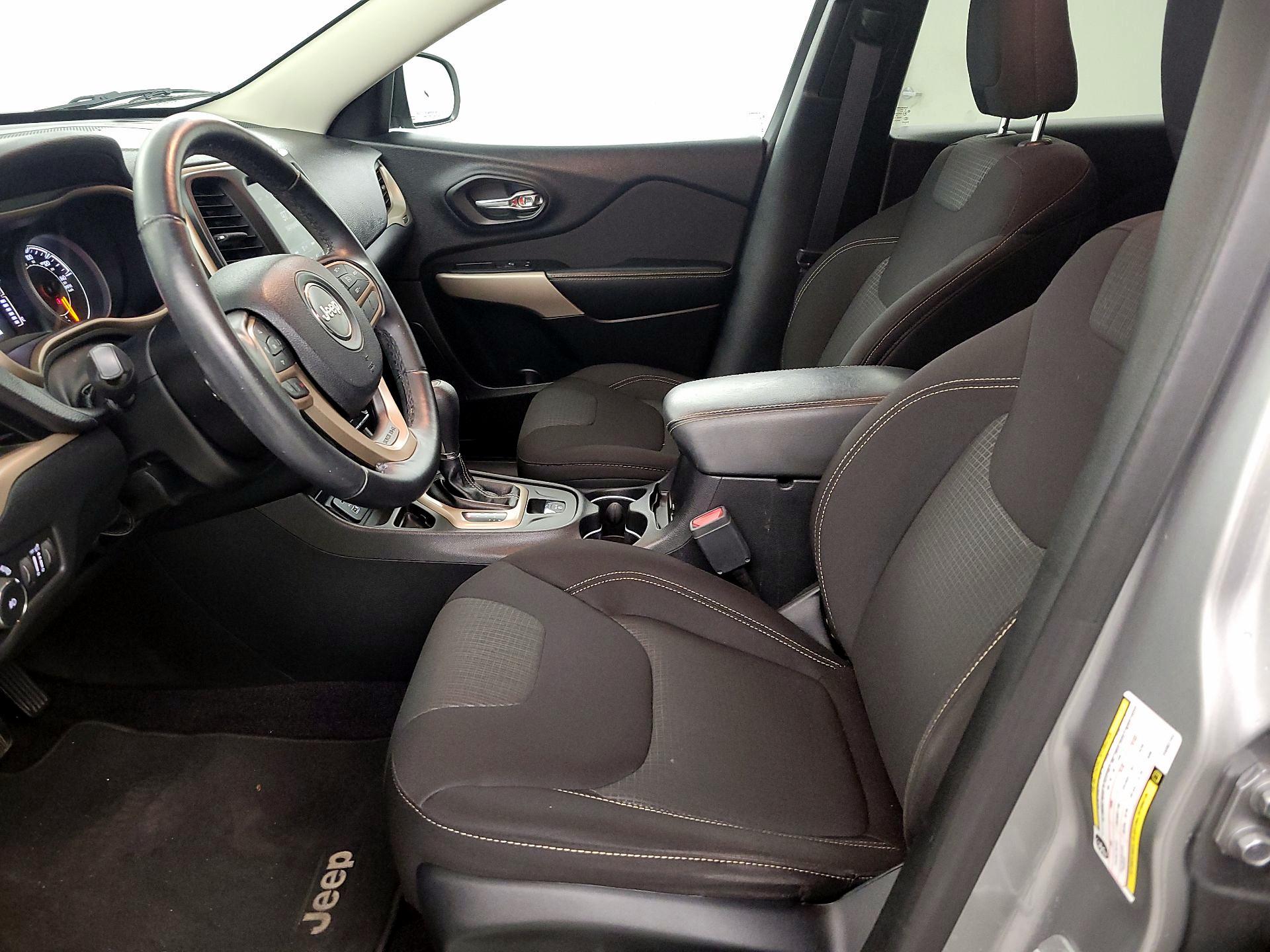 Thumbnail: 2017 Jeep Cherokee - 11