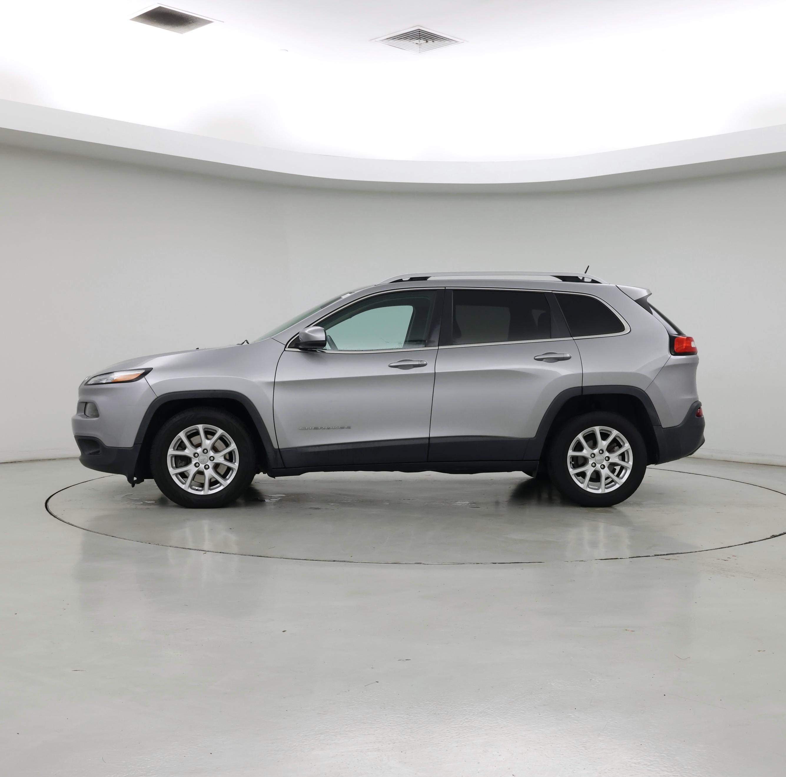 Thumbnail: 2017 Jeep Cherokee - 3