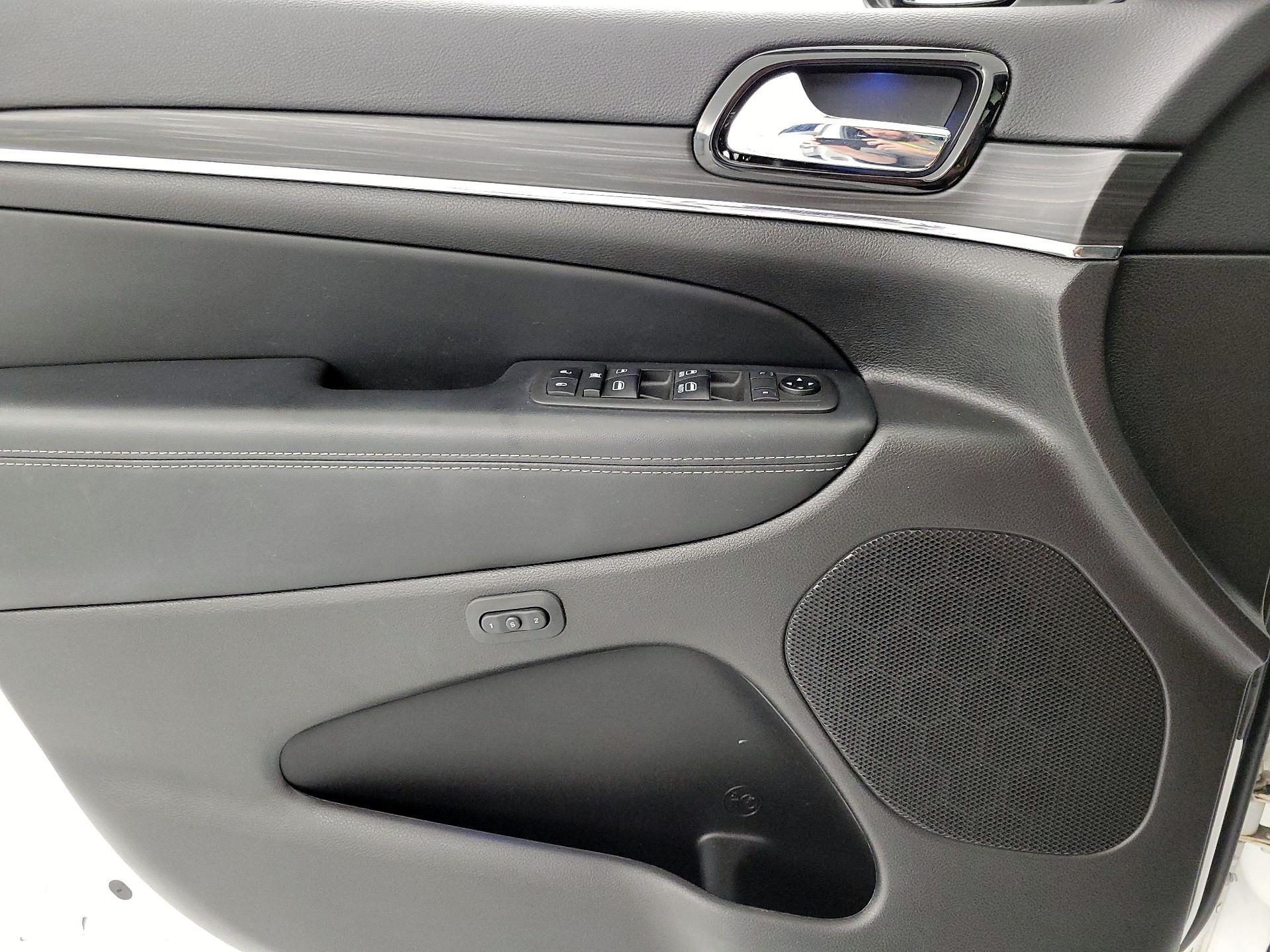 Thumbnail: 2021 Jeep Grand Cherokee - 12