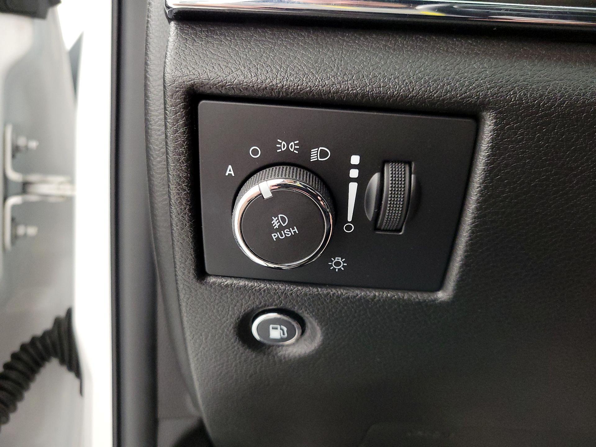 Thumbnail: 2021 Jeep Grand Cherokee - 13