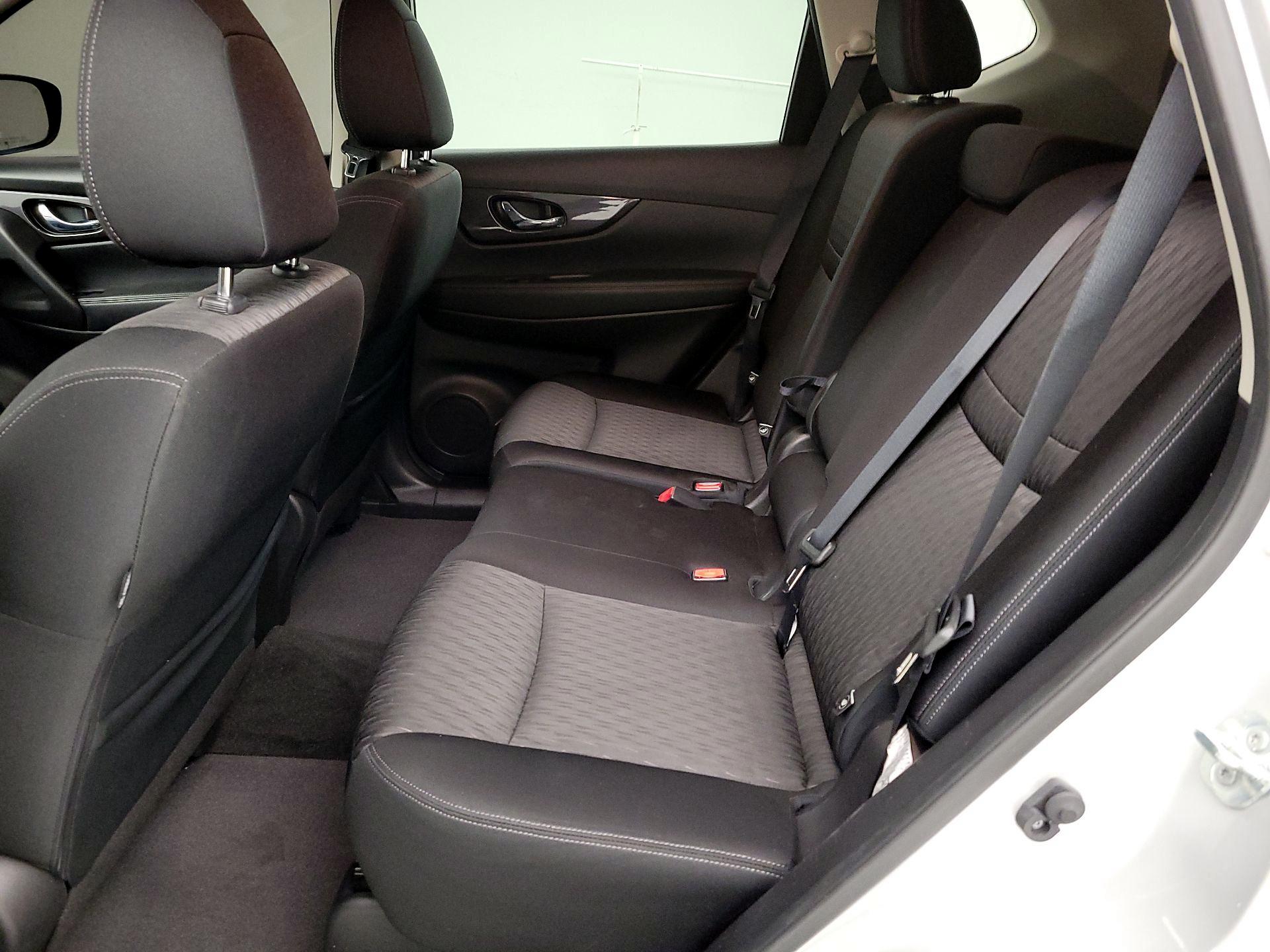 Thumbnail: 2018 Nissan Rogue - 19