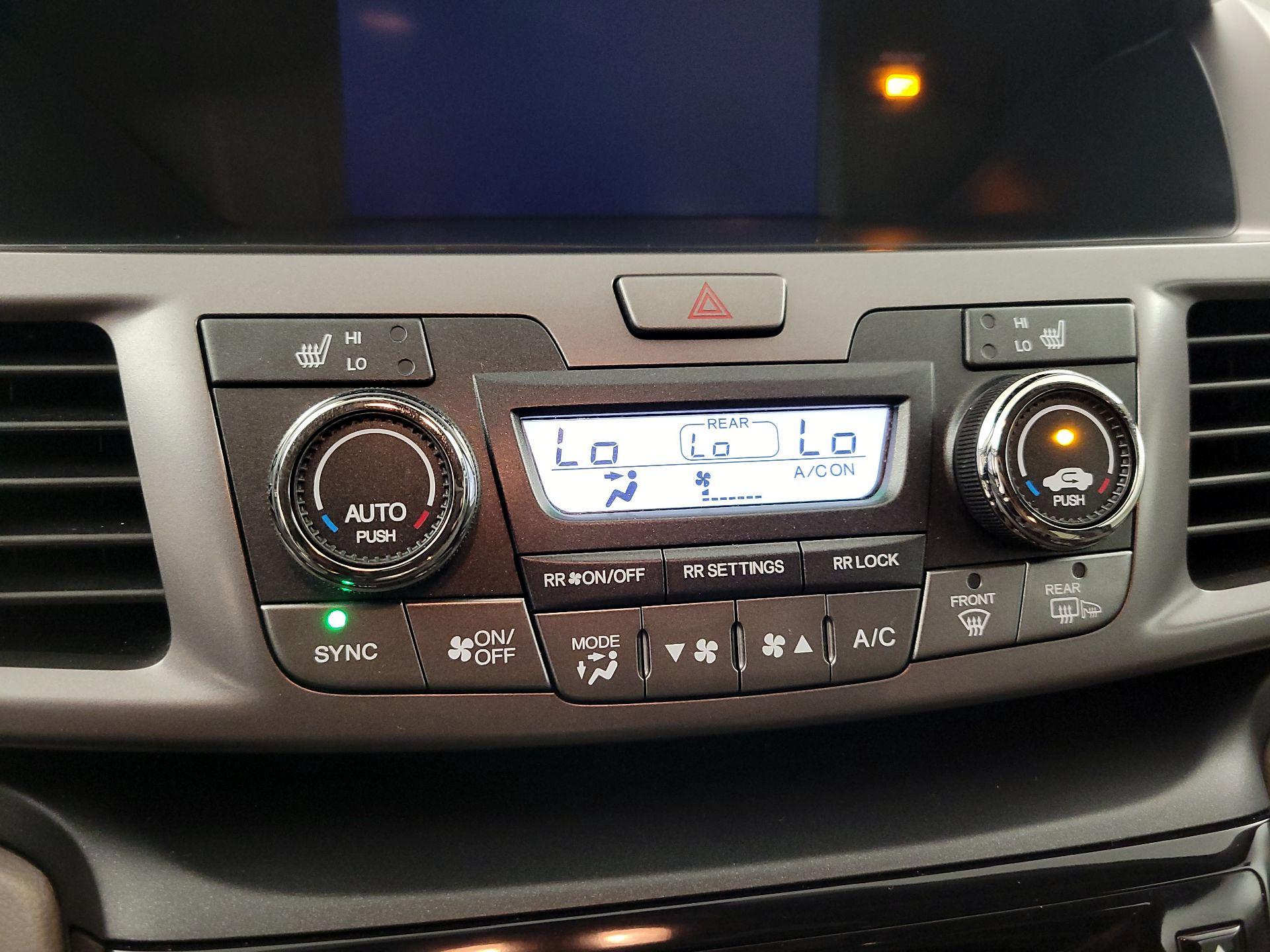 Thumbnail: 2014 Honda Odyssey - 16