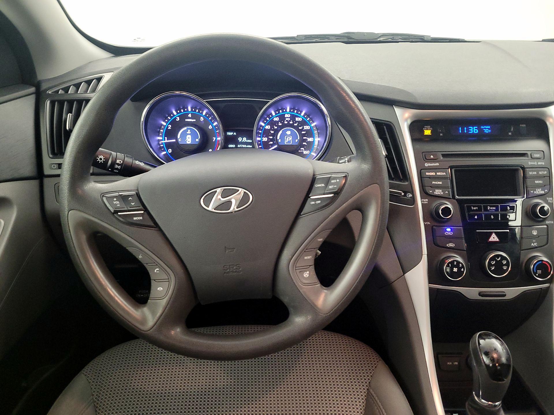 Thumbnail: 2014 Hyundai Sonata - 10