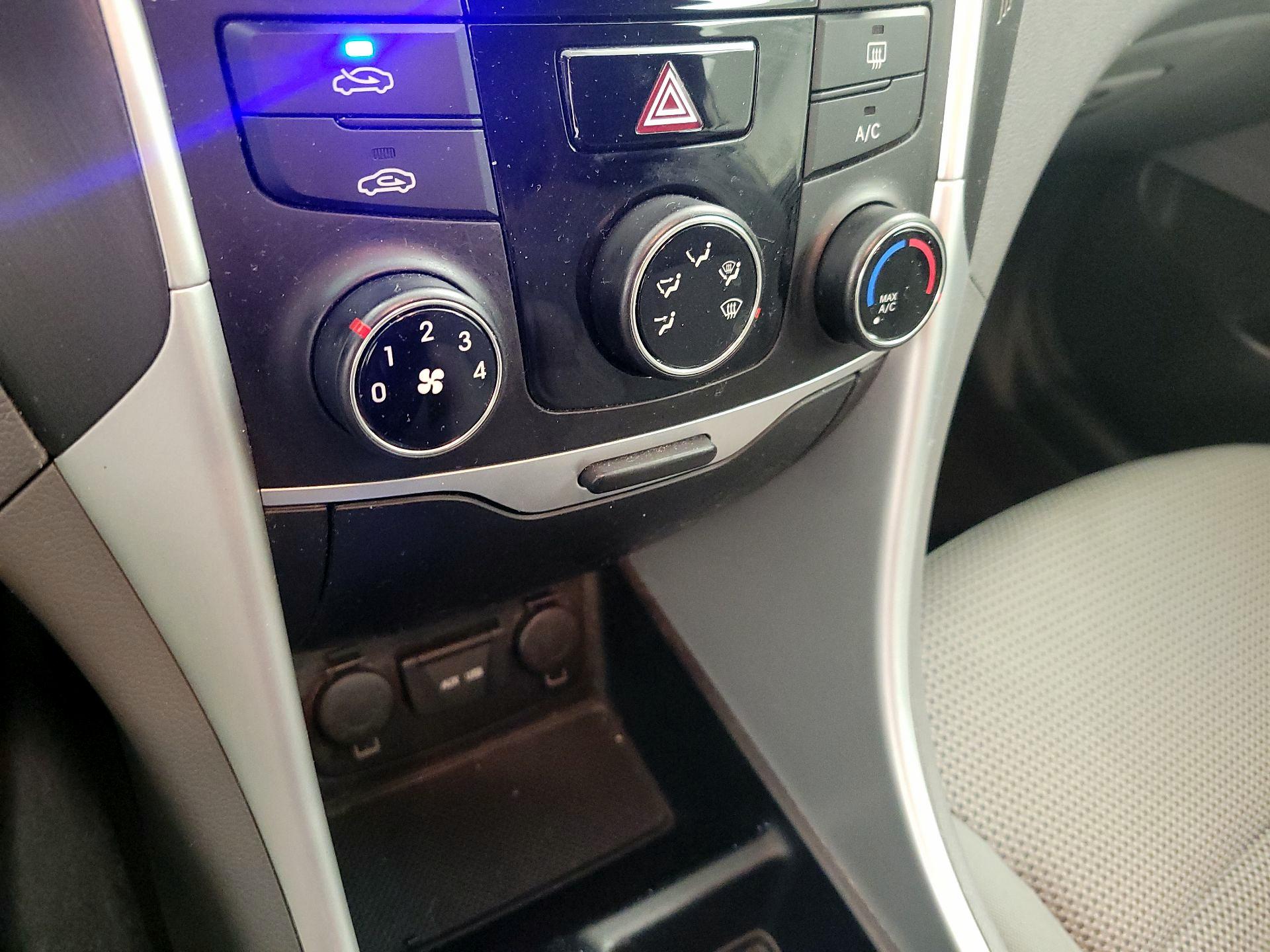 Thumbnail: 2014 Hyundai Sonata - 15