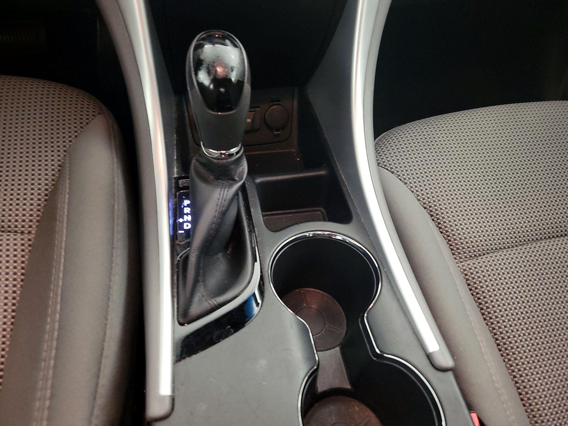 Thumbnail: 2014 Hyundai Sonata - 16