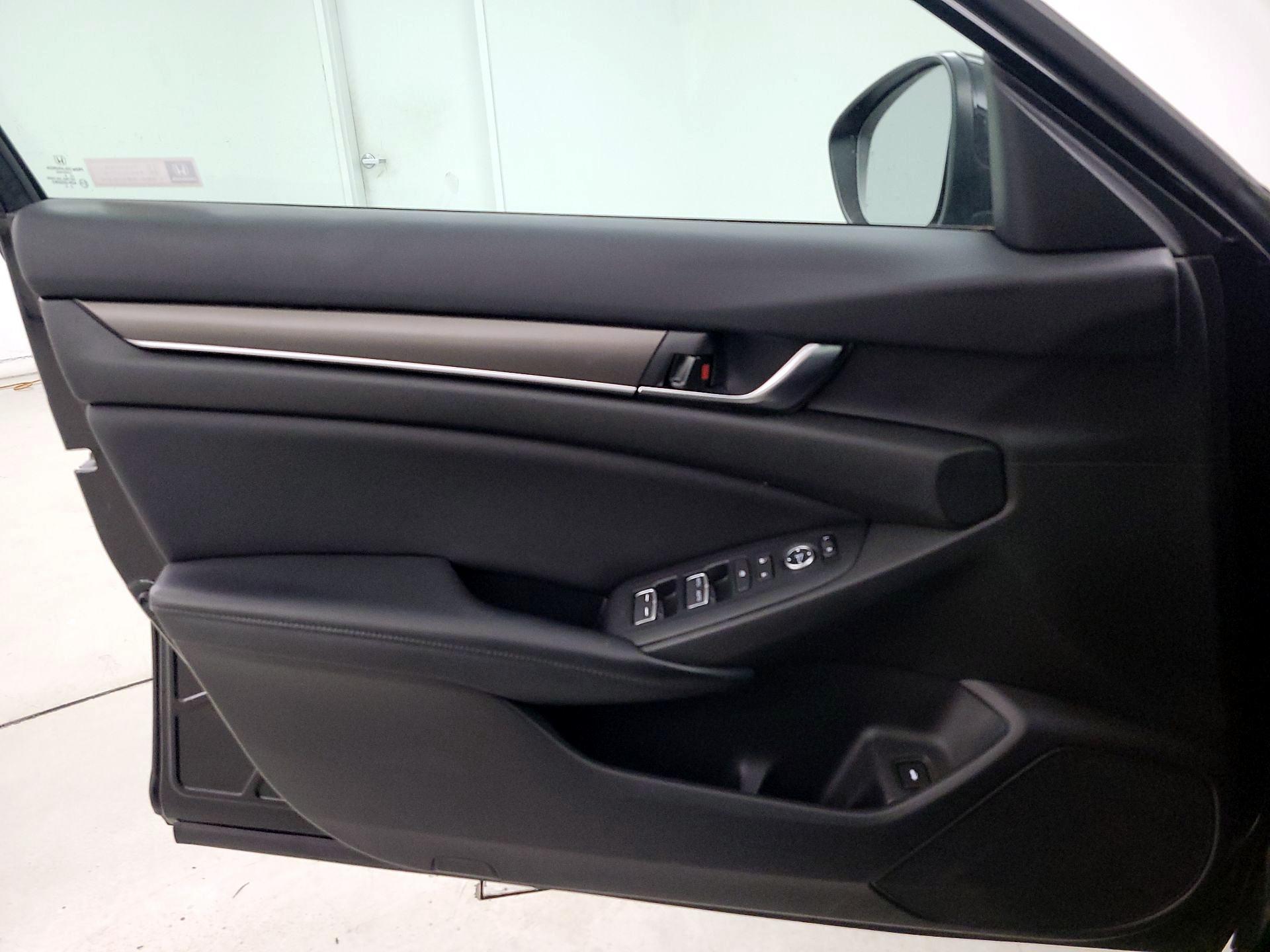 Thumbnail: 2018 Honda Accord - 12