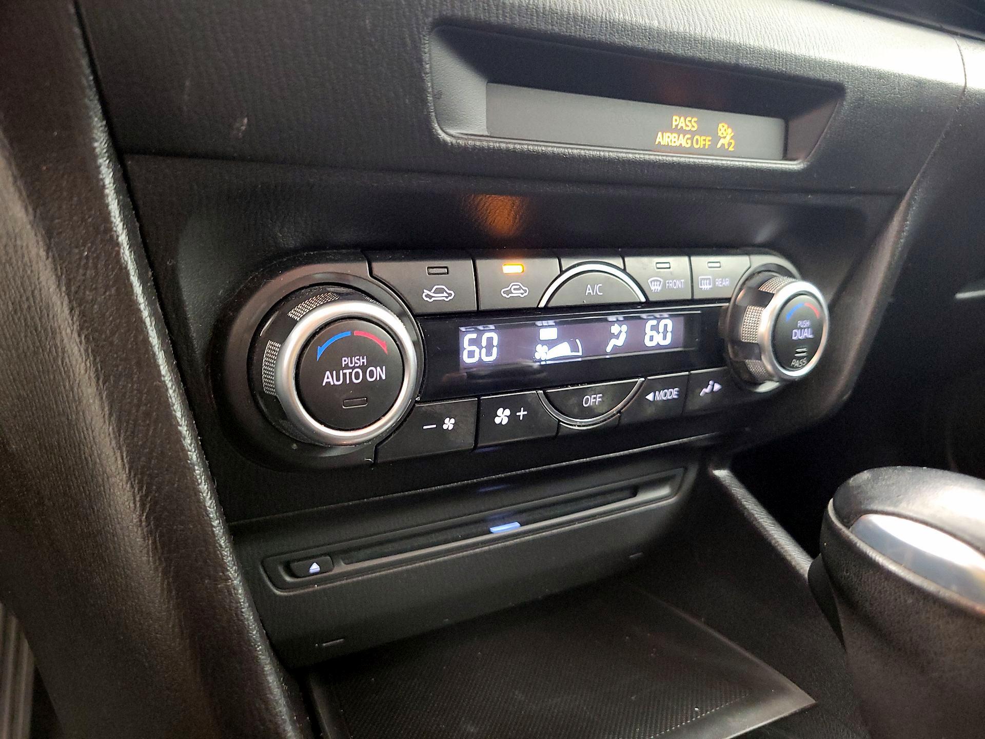 Thumbnail: 2016 Mazda Mazda3 - 17