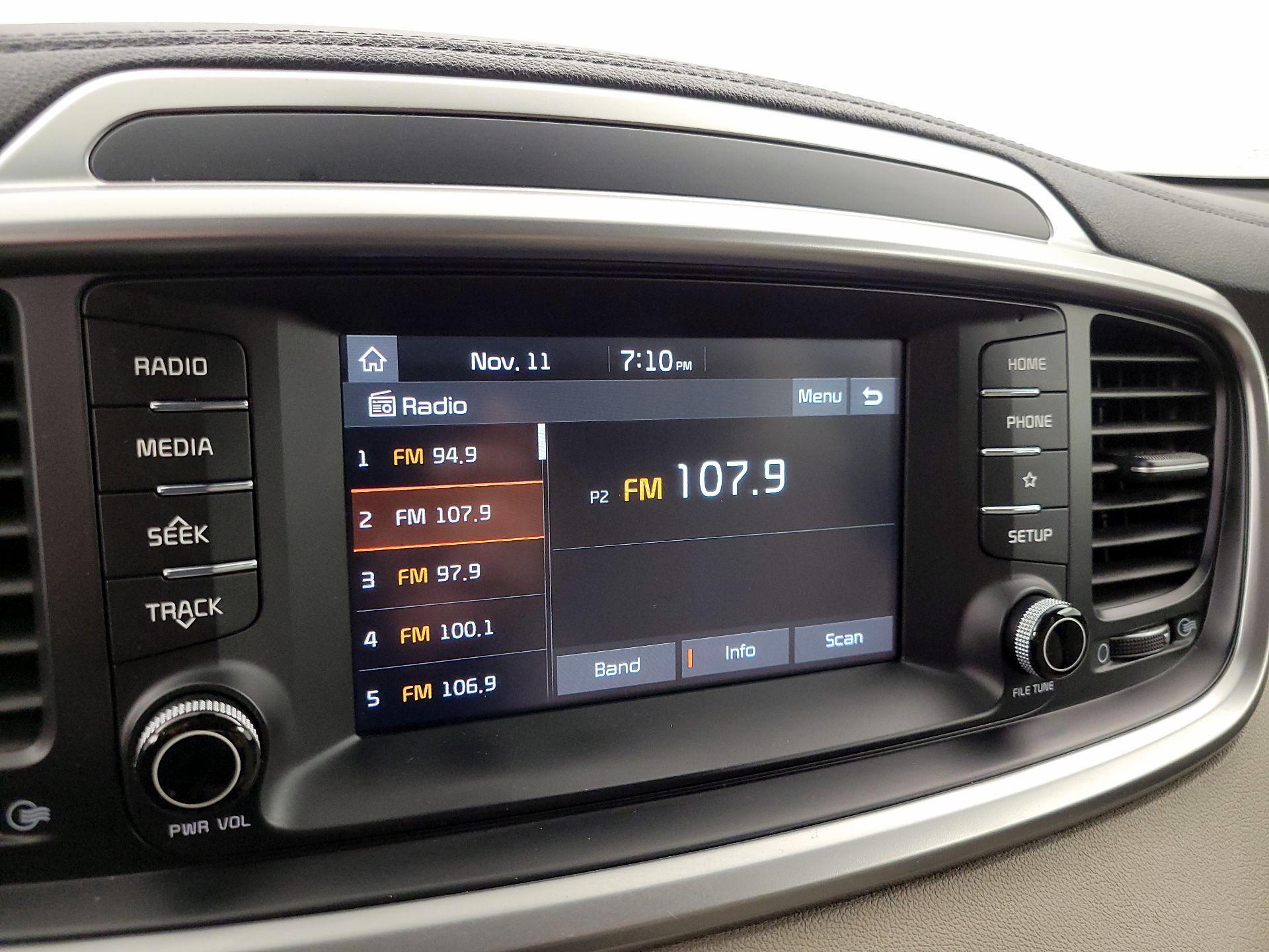 Thumbnail: 2020 Kia Sorento - 15