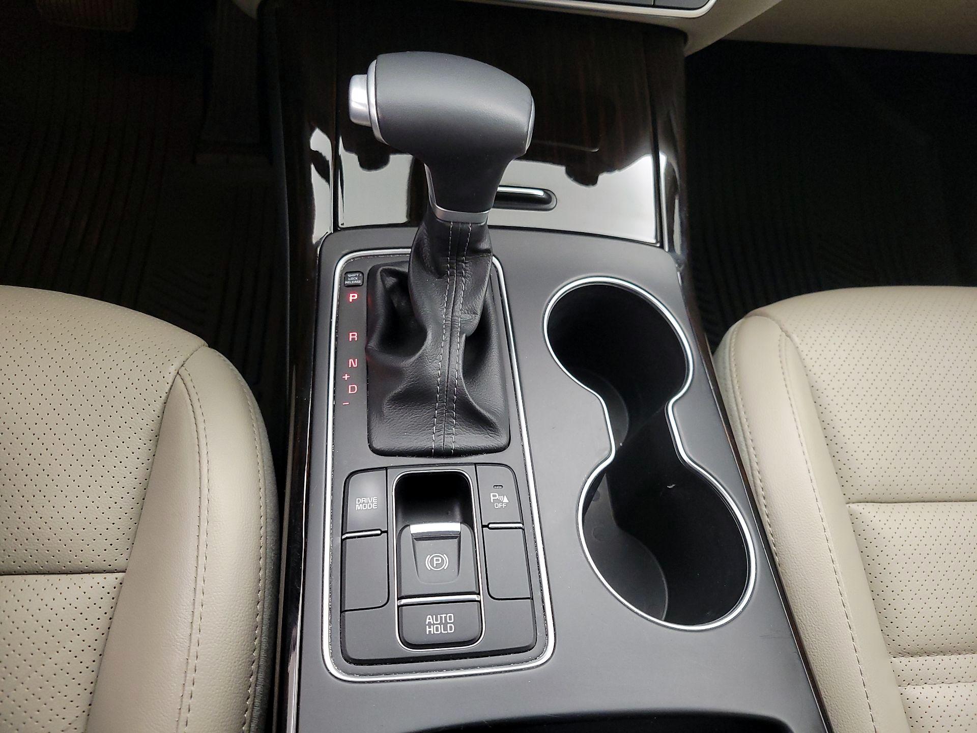 Thumbnail: 2020 Kia Sorento - 17