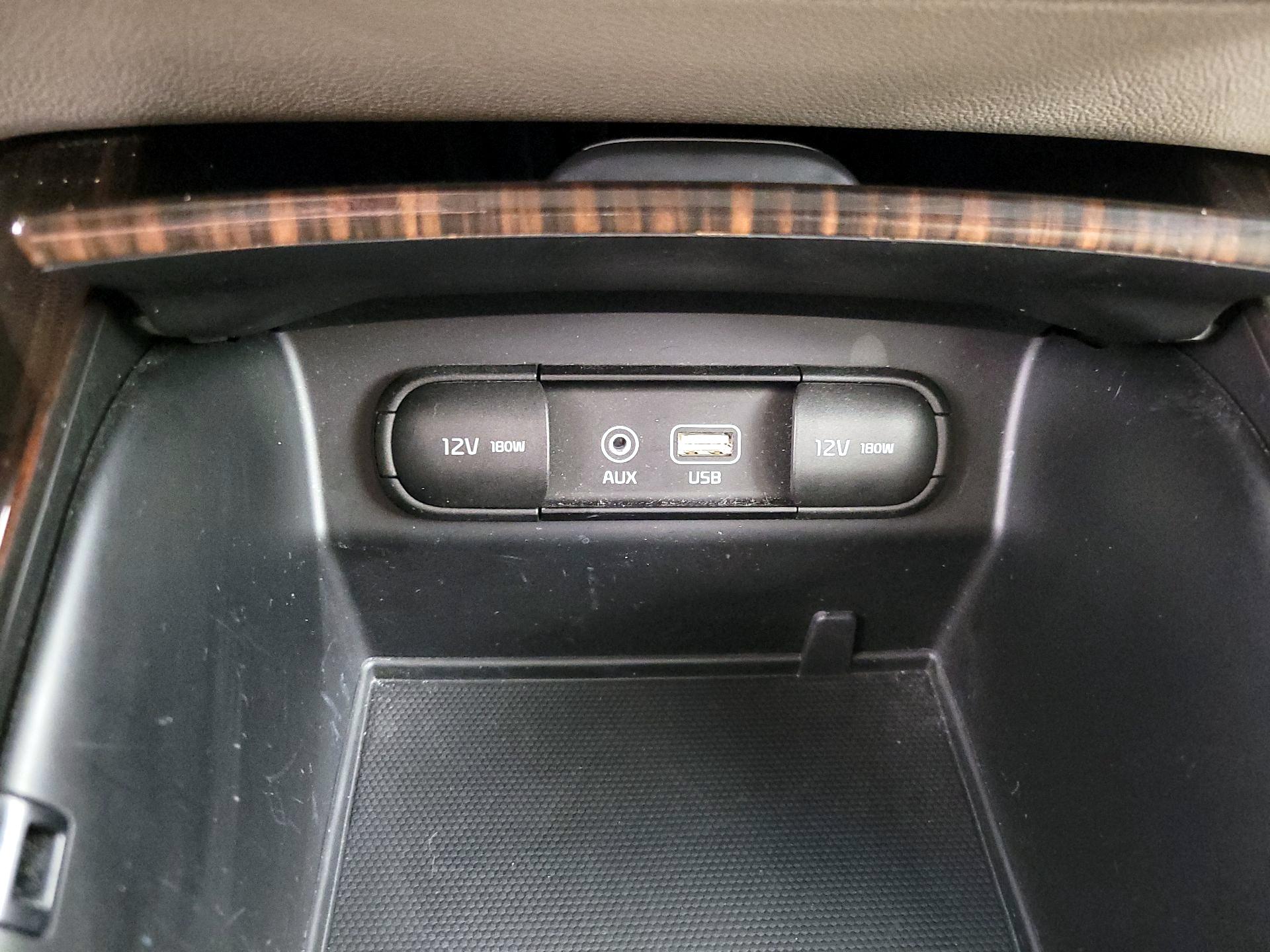 Thumbnail: 2020 Kia Sorento - 18