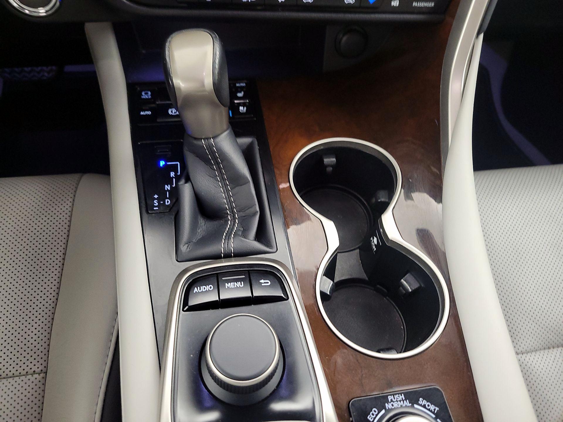 Thumbnail: 2017 Lexus RX - 17