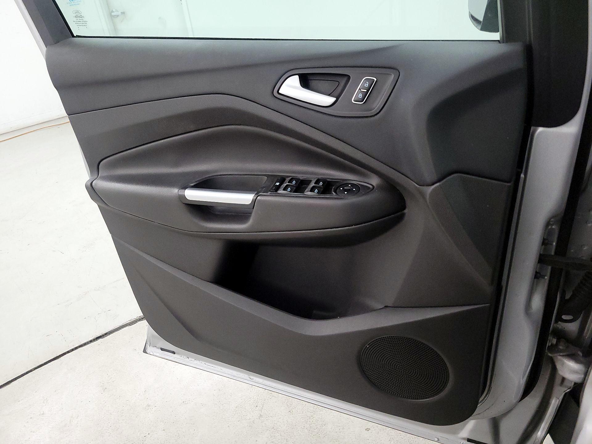 Thumbnail: 2016 Ford Escape - 12