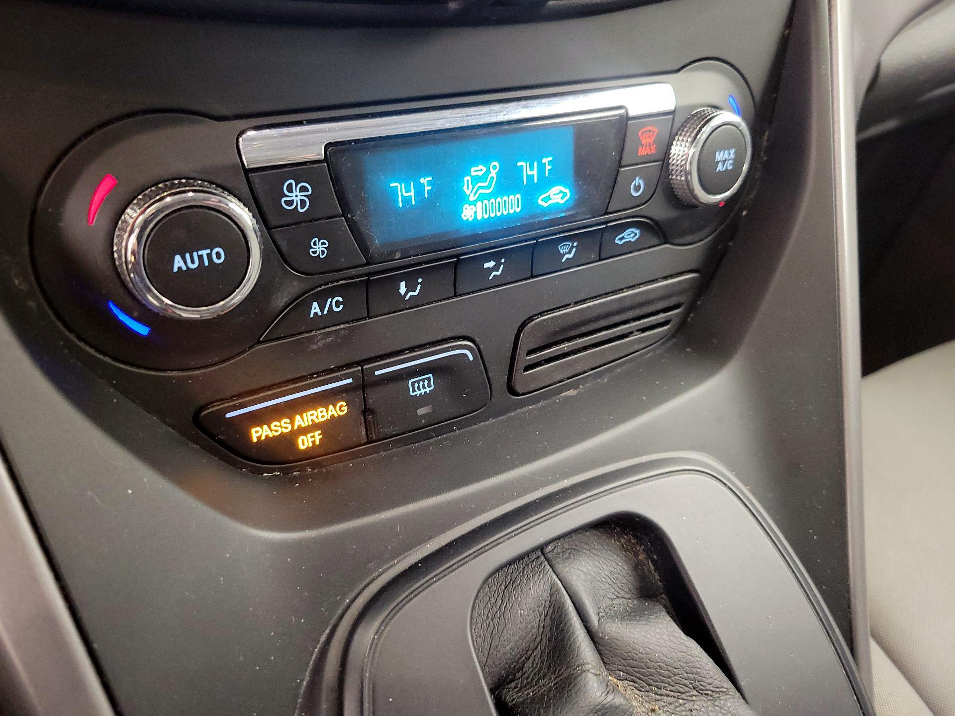 Thumbnail: 2016 Ford Escape - 16