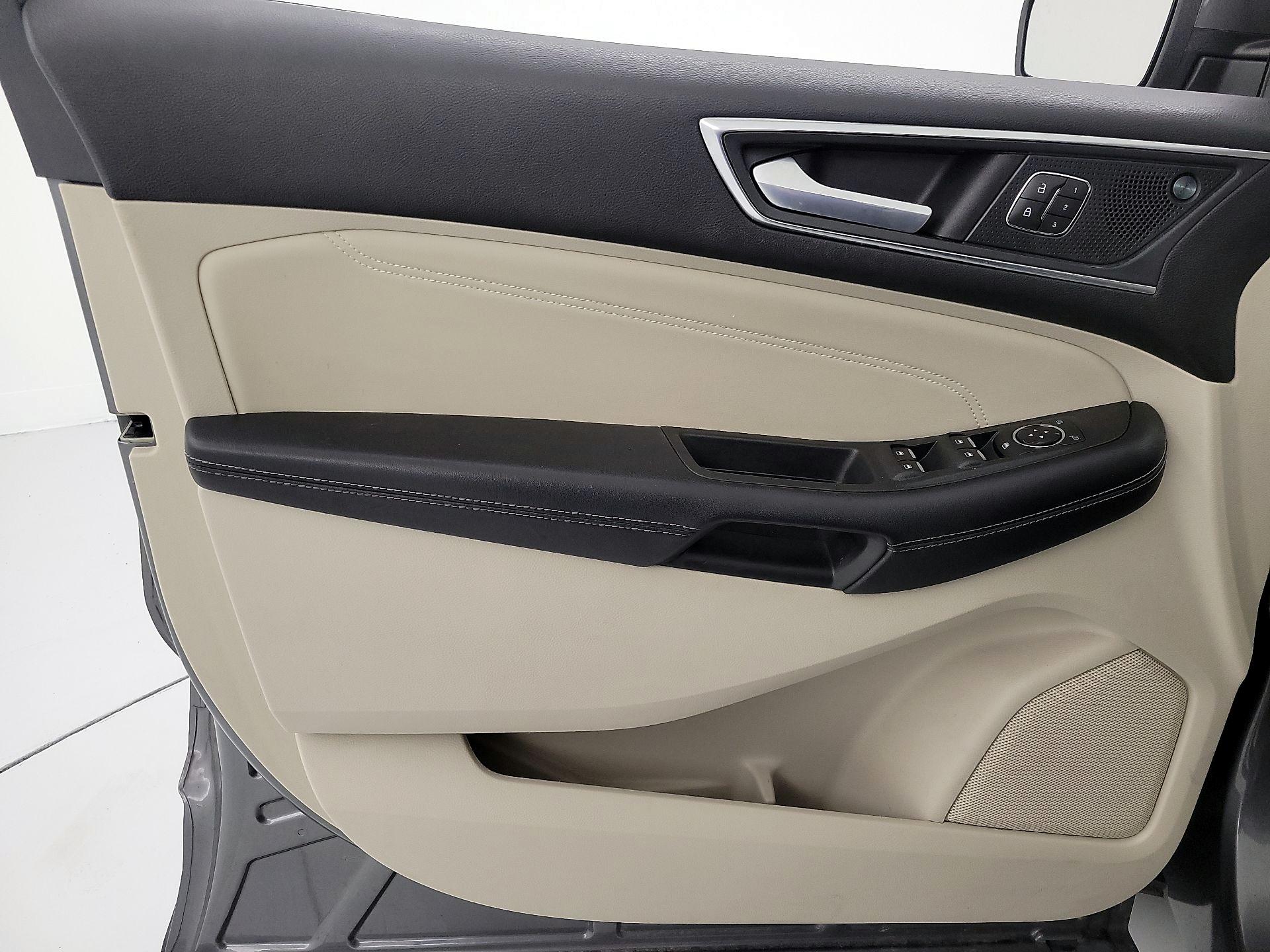 Thumbnail: 2022 Ford Edge - 12